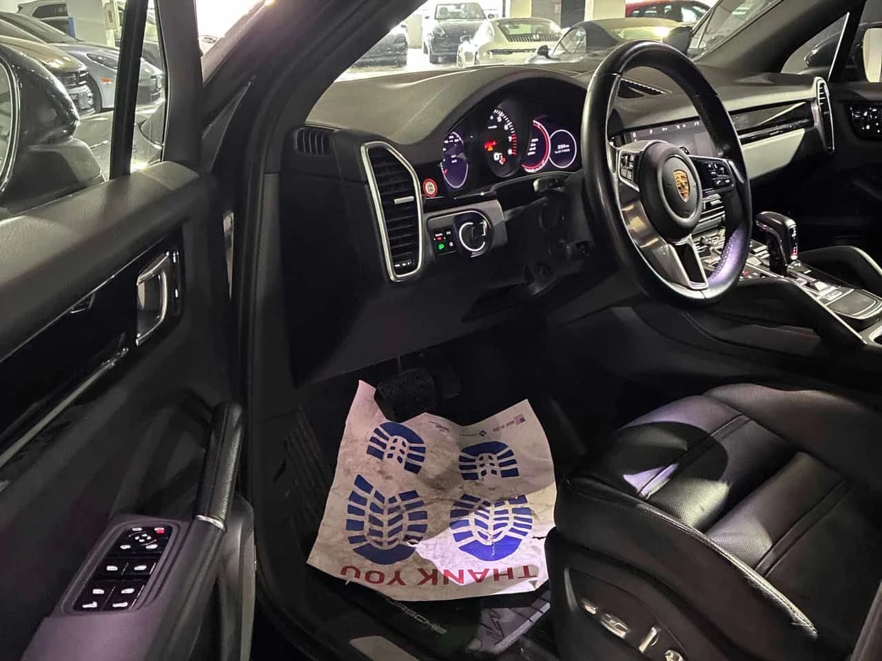 Porsche Cayenne * 360 Камери * Панорама * Bose * , снимка 5 - Автомобили и джипове - 53880670