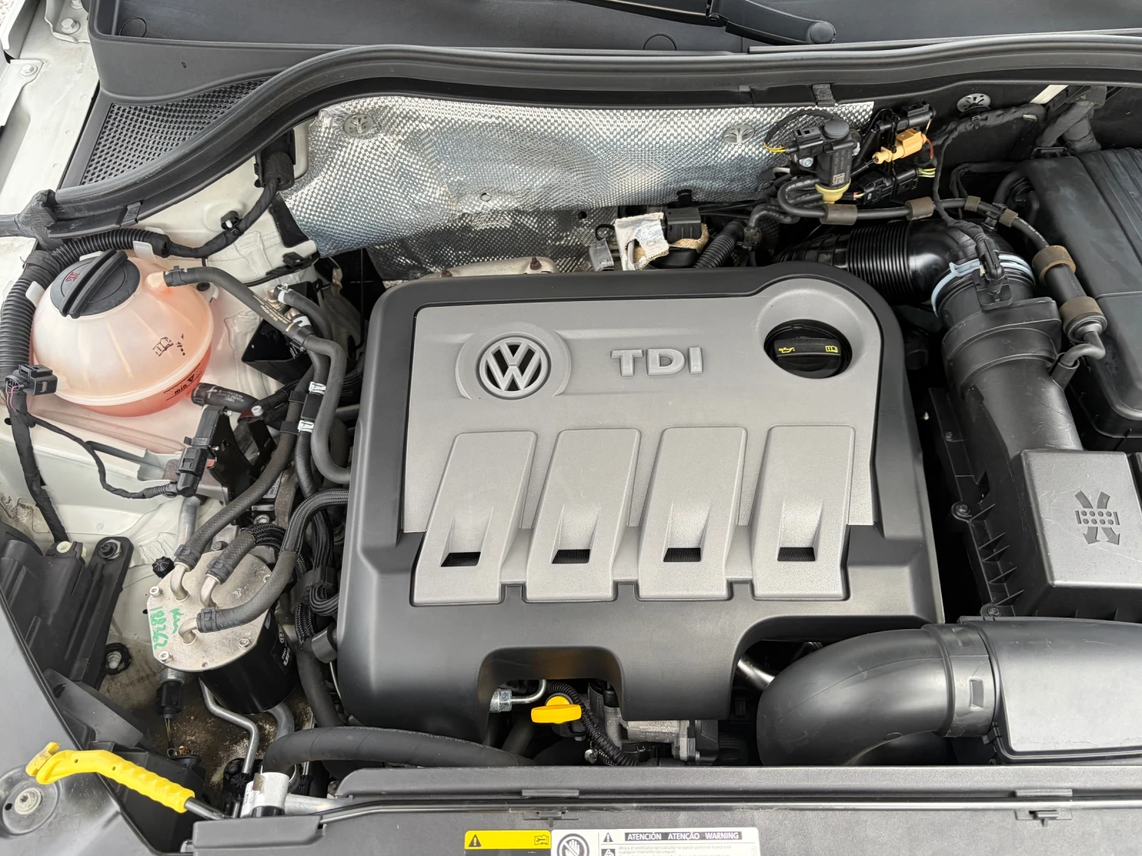 VW Tiguan 2.0TDI-140k.c. FACELIFT, снимка 16 - Автомобили и джипове - 53984358