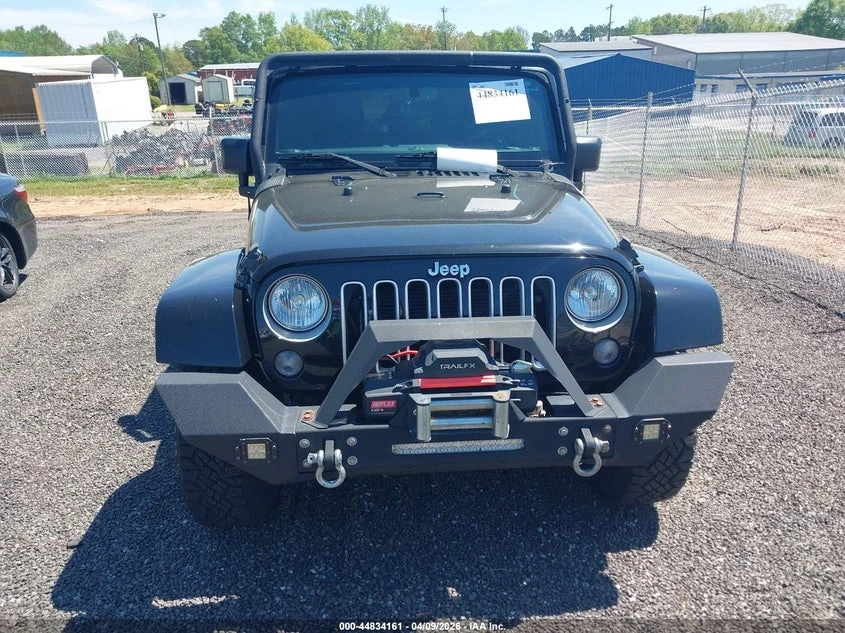 Jeep Wrangler 3.6l Unlimited Sahara, снимка 11 - Автомобили и джипове - 54383742