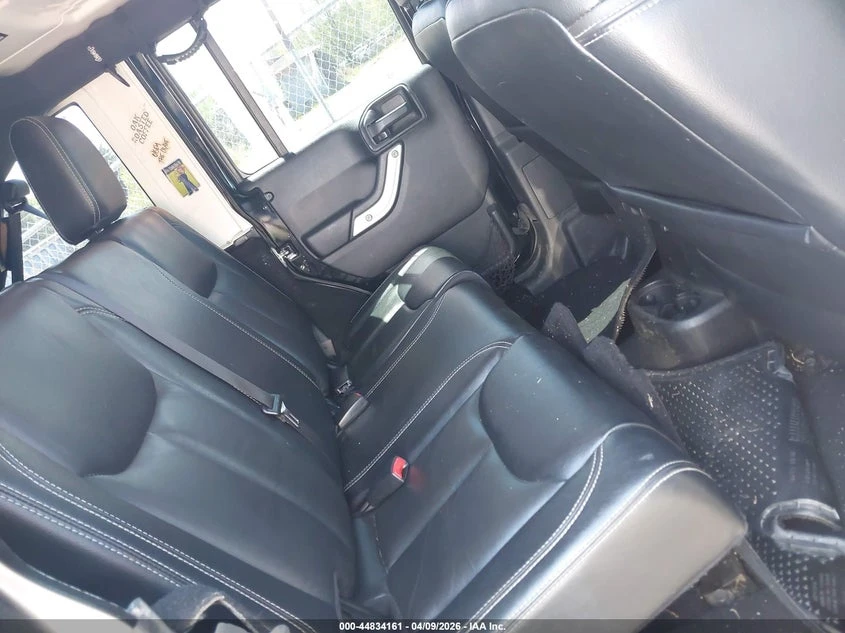 Jeep Wrangler 3.6l Unlimited Sahara, снимка 7 - Автомобили и джипове - 54383742