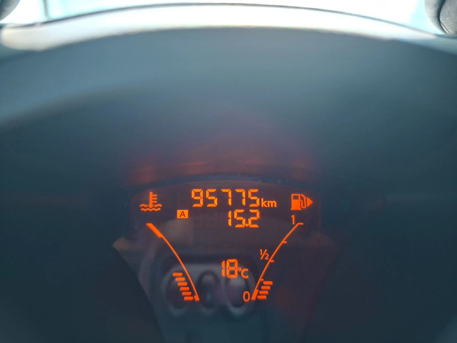 Nissan Juke 1.5 dci NAVI KAMERA, снимка 13 - Автомобили и джипове - 54907406