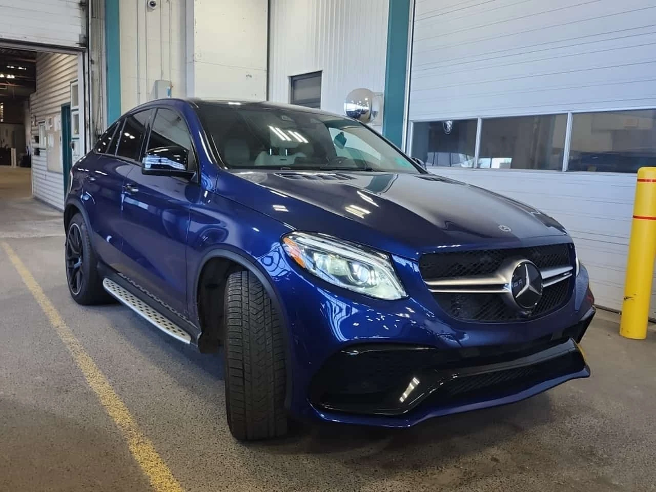 Mercedes-Benz GLE 63 S AMG * ОБДУХВАНЕ* ПАРКИНГ АСИСТЕНТ* KEYLESS* , снимка 2 - Автомобили и джипове - 56169103