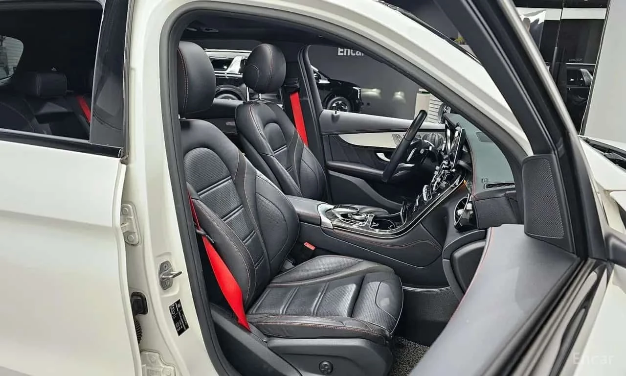 Mercedes-Benz GLC 43 AMG 4MATIC/ХЕДЪП/ПОДГРЕВ/ПАНОРАМА/ПАМЕТ/, снимка 12 - Автомобили и джипове - 56272957