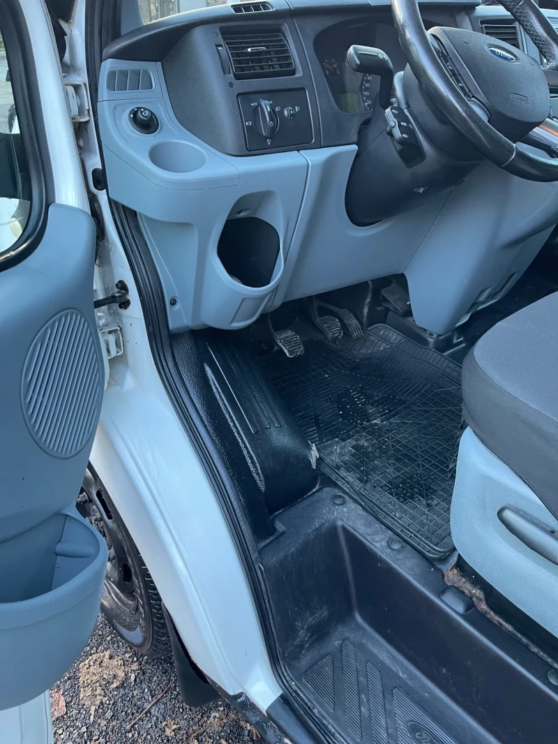 Ford Transit 2.2CDTI 6ск. 115к.с. Работещ климатик. Предно, снимка 10 - Бусове и автобуси - 52634337