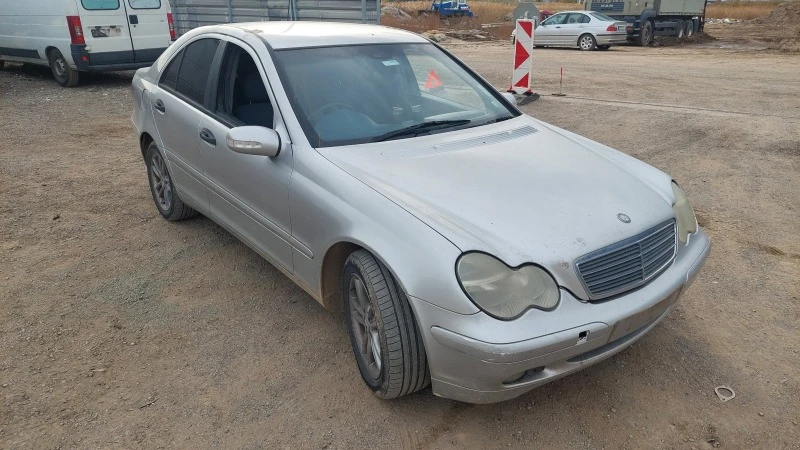 Mercedes-Benz C 180 2.0, снимка 2 - Автомобили и джипове - 42914711