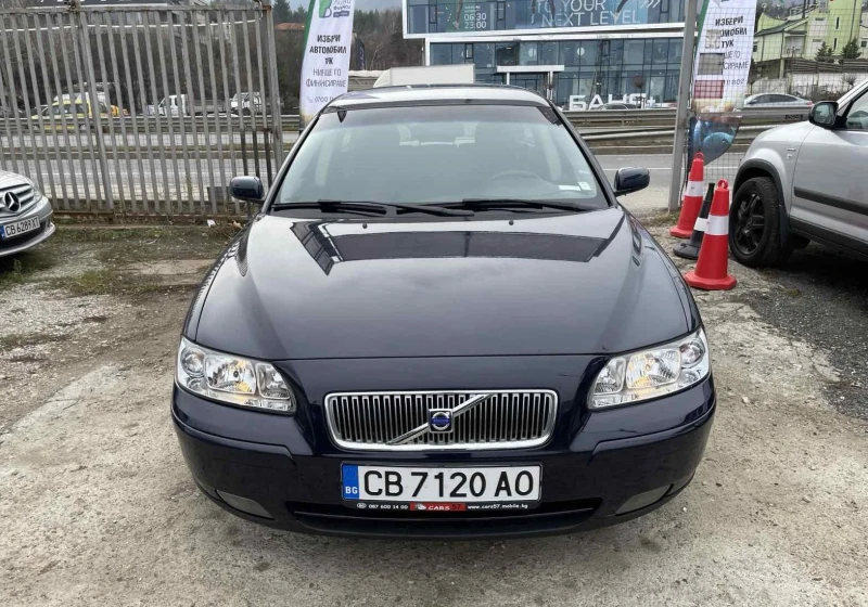 Volvo V70 2.4i Газ.Инж., снимка 5 - Автомобили и джипове - 48345575