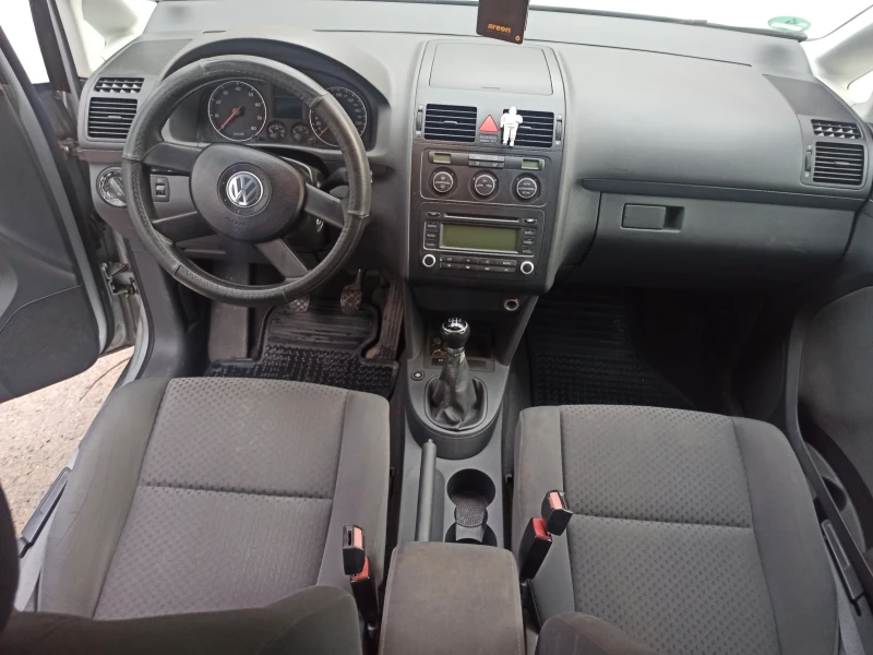 VW Touran Миниван, снимка 12 - Автомобили и джипове - 48547580