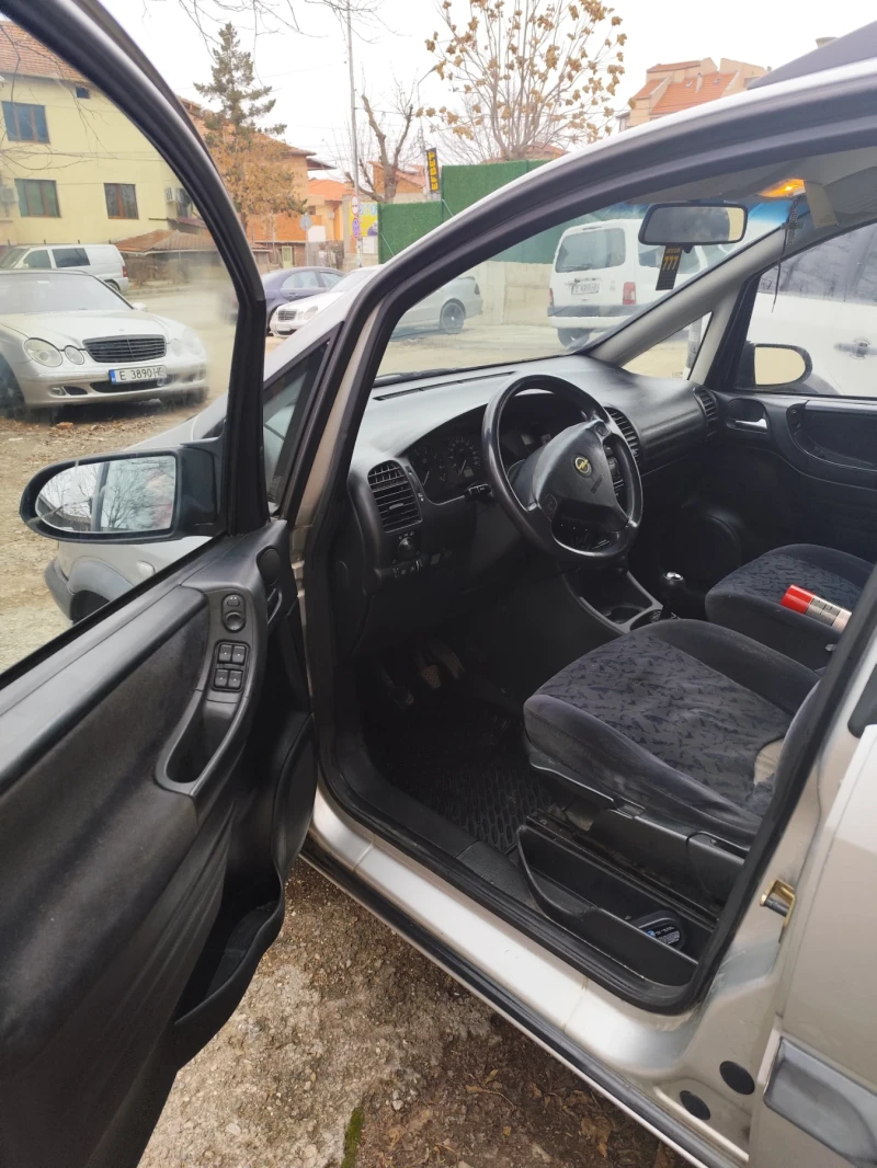 Opel Zafira, снимка 10 - Автомобили и джипове - 48632754