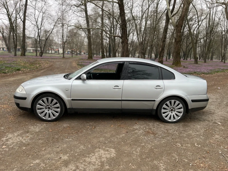 VW Passat 1.8T, снимка 3 - Автомобили и джипове - 49548749