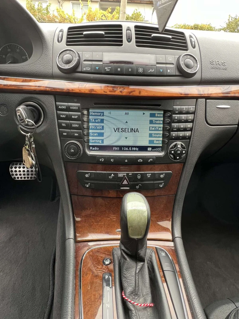 Mercedes-Benz E 320 CDI, снимка 8 - Автомобили и джипове - 52187579