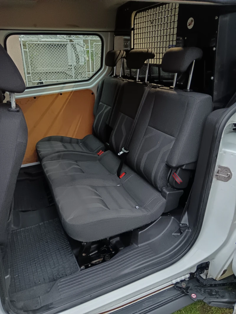 Ford Connect Transit 1, 6 TDCI, снимка 15 - Автомобили и джипове - 52529335