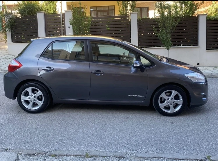 Toyota Auris 2.0 D4D - изображение 3