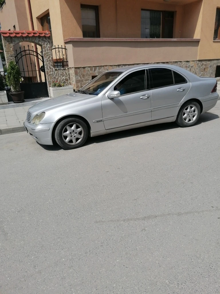 Mercedes-Benz C 220 220 cdi, снимка 3 - Автомобили и джипове - 53090099