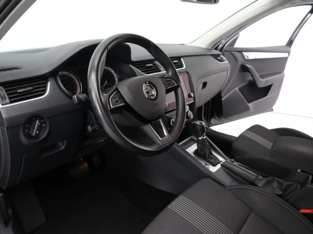 Skoda Octavia 1.0 TSI  | Mobile.bg — изображение 12