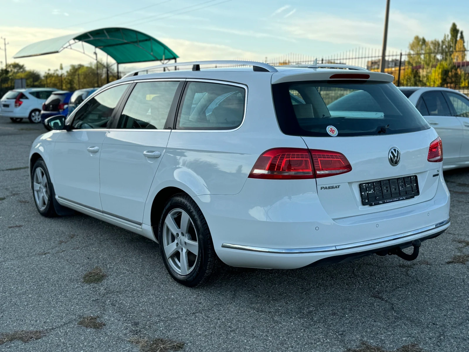 VW Passat 1.4 TSI Ecofuel Автоматик - изображение 4