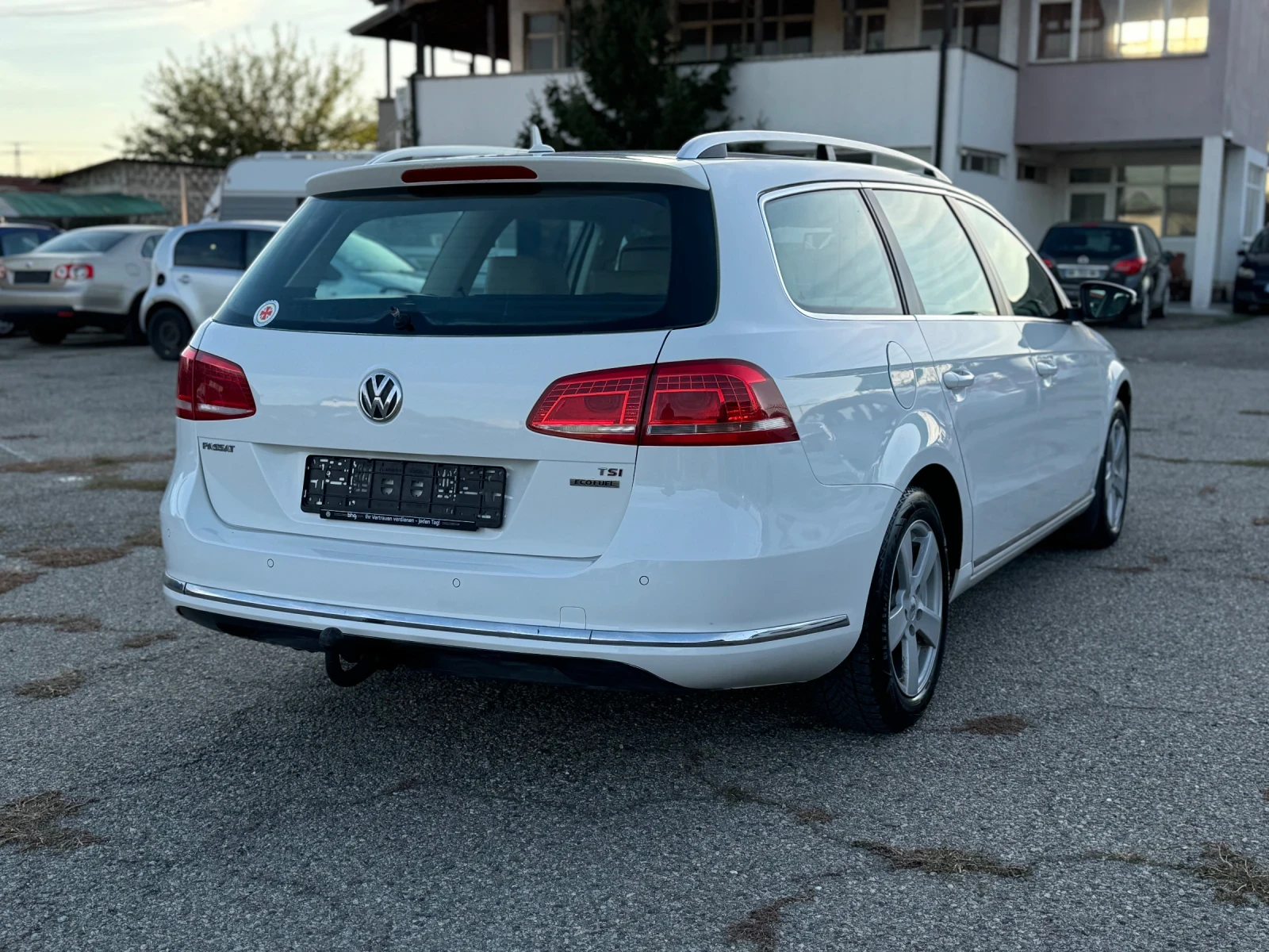 VW Passat 1.4 TSI Ecofuel Автоматик - изображение 3