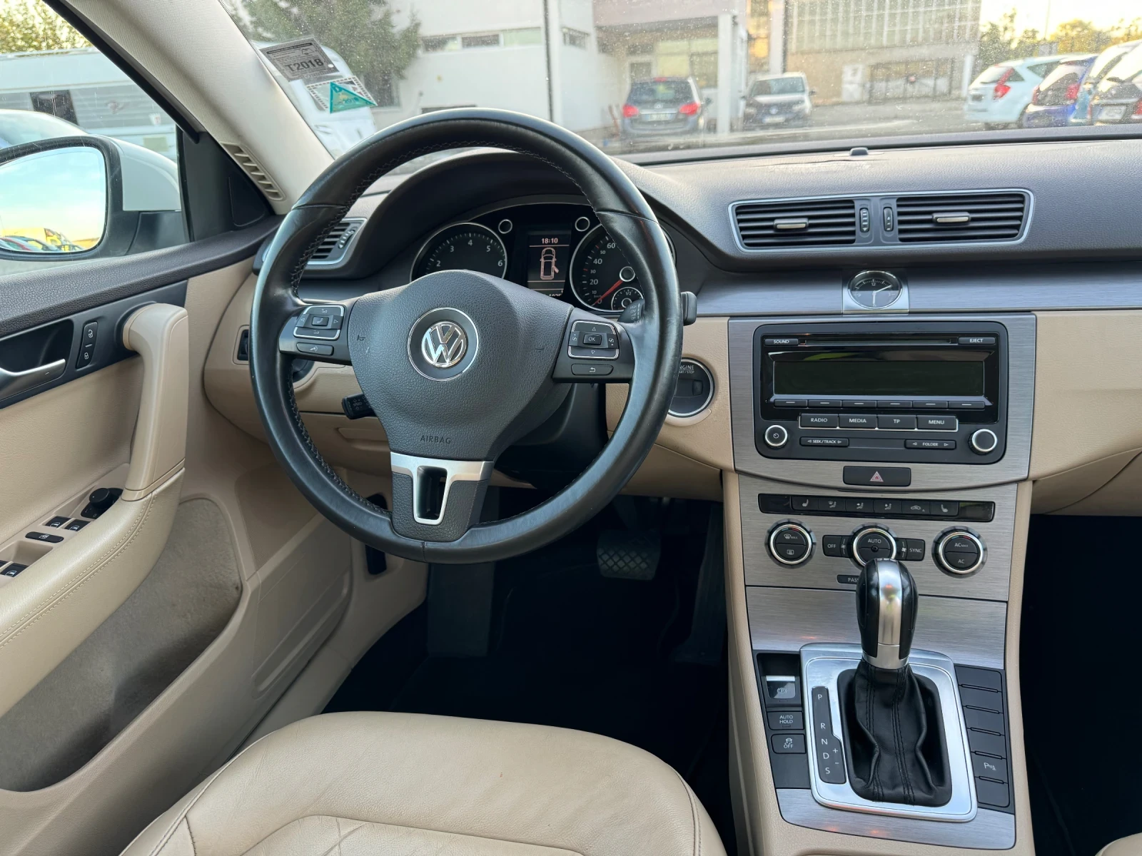 VW Passat 1.4 TSI Ecofuel Автоматик - изображение 8