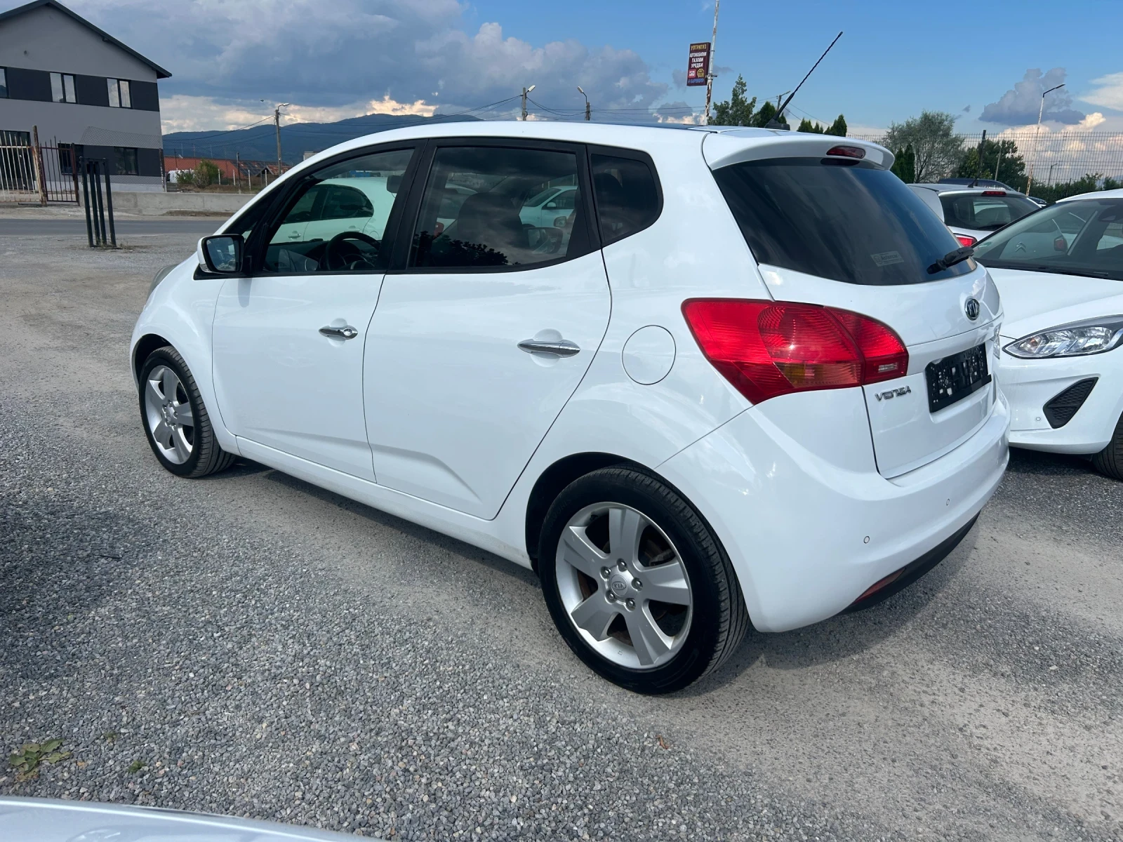 Kia Venga 1.6i - изображение 4