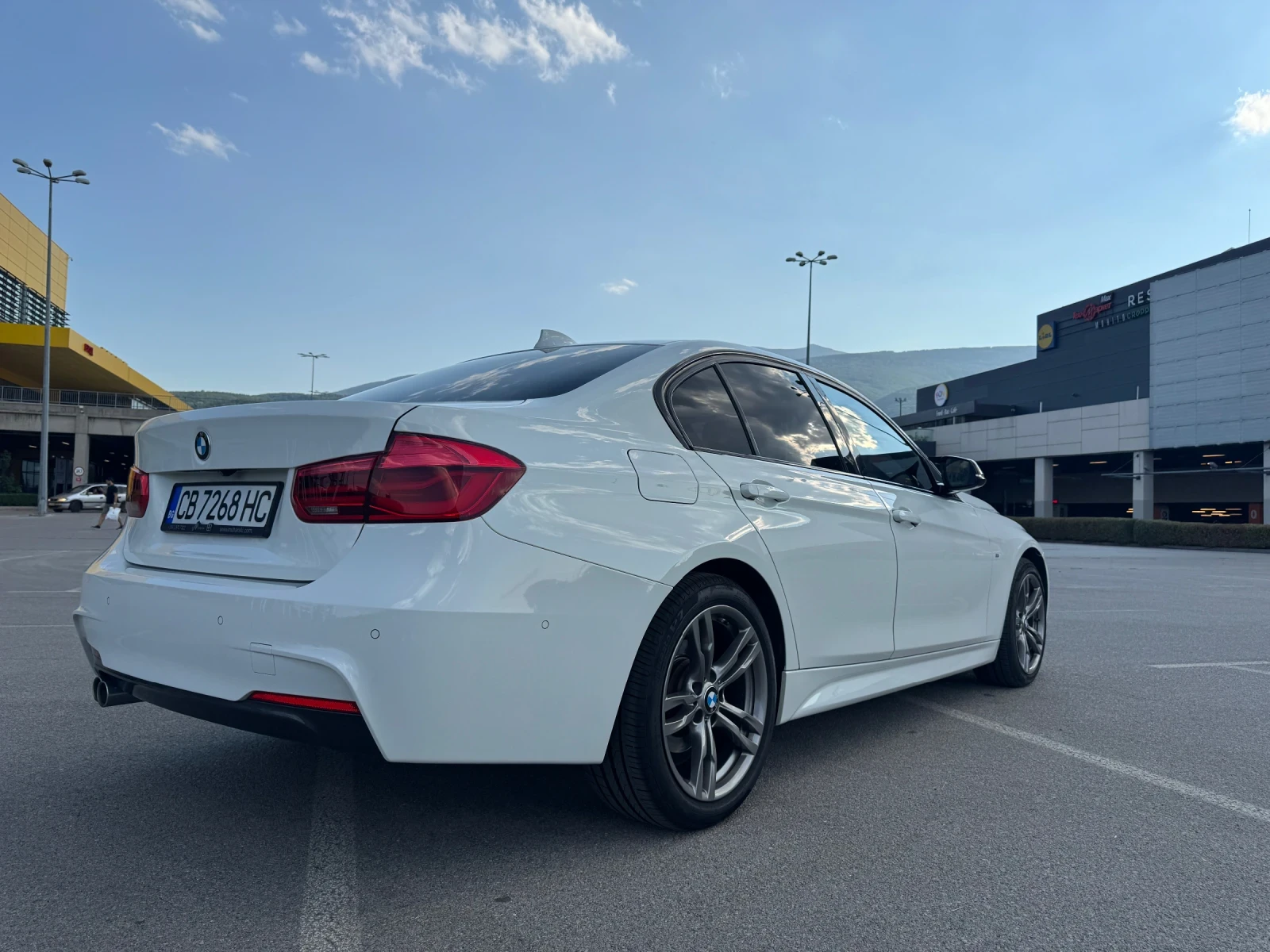 BMW 320 M-Package Shadow Line - изображение 5