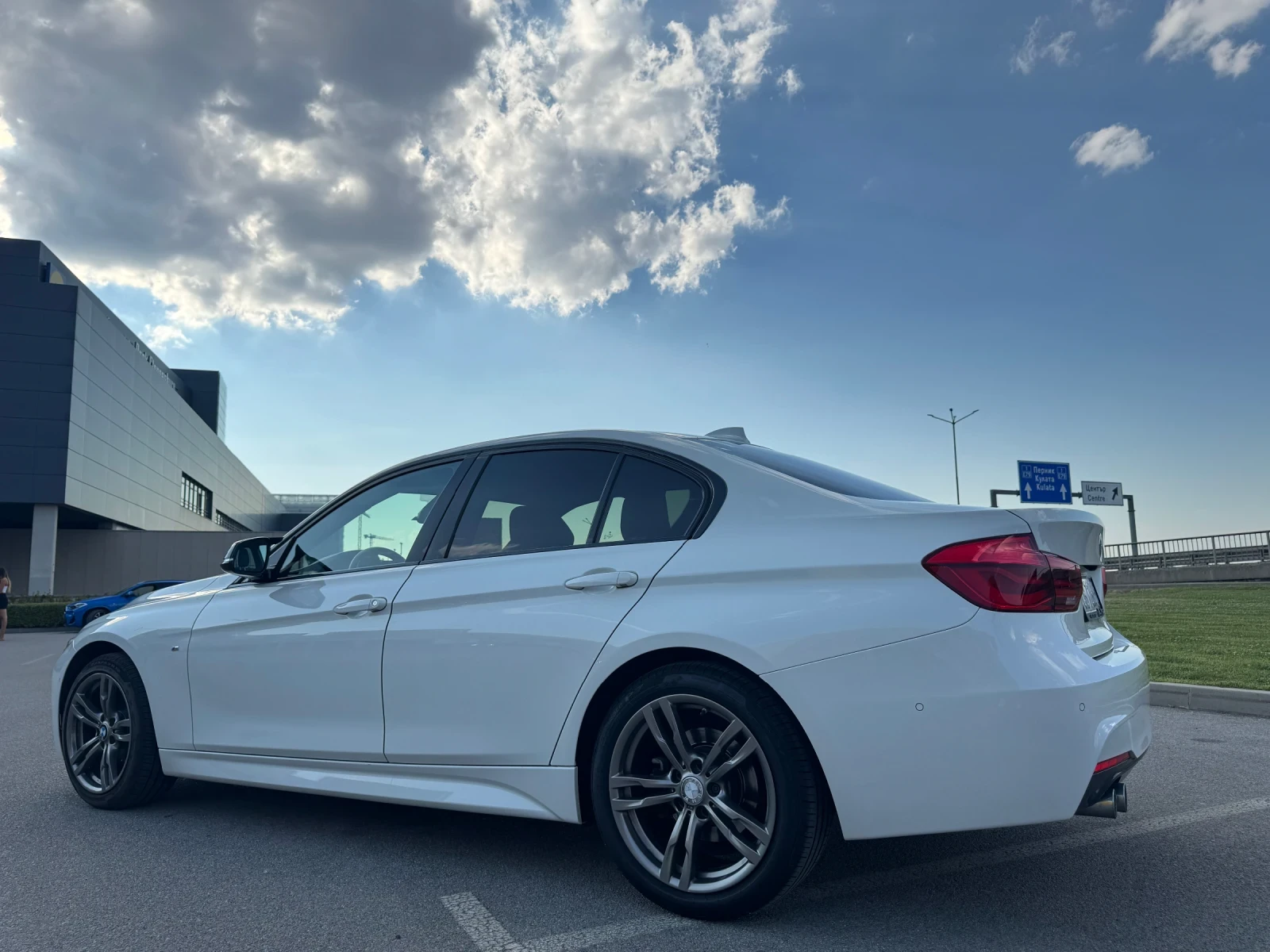 BMW 320 M-Package Shadow Line - изображение 7