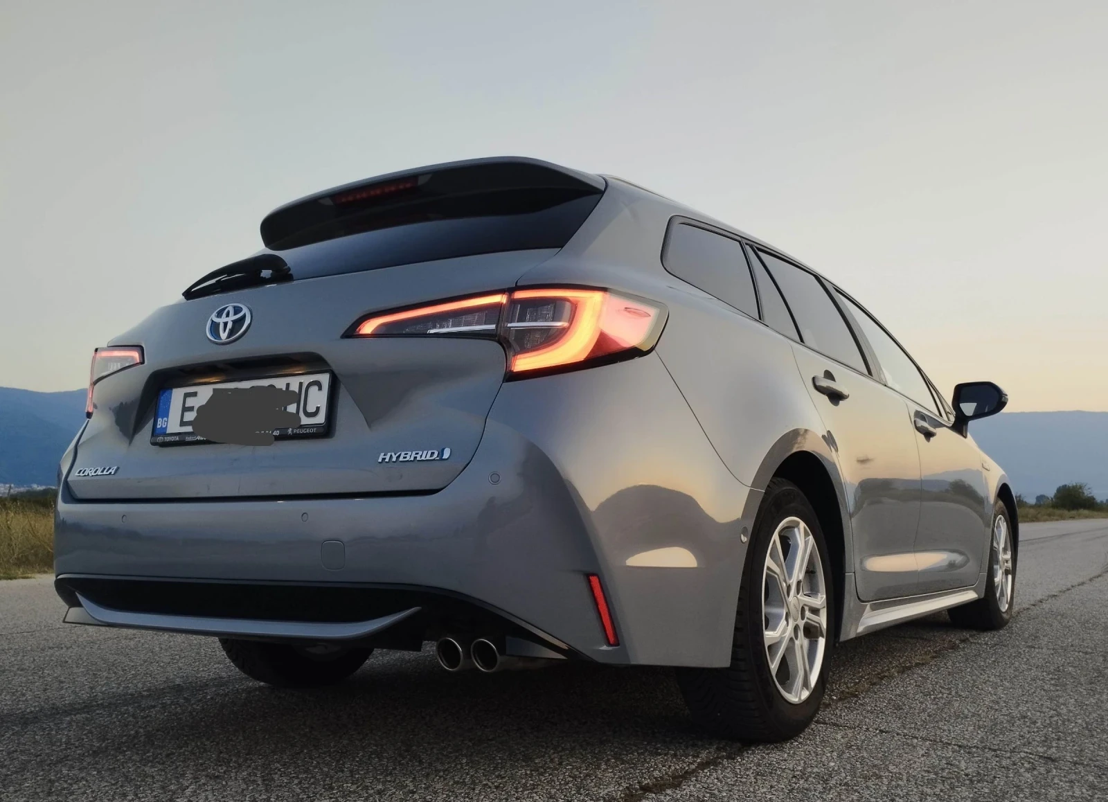 Toyota Corolla Touring Sport 2.0 - изображение 3