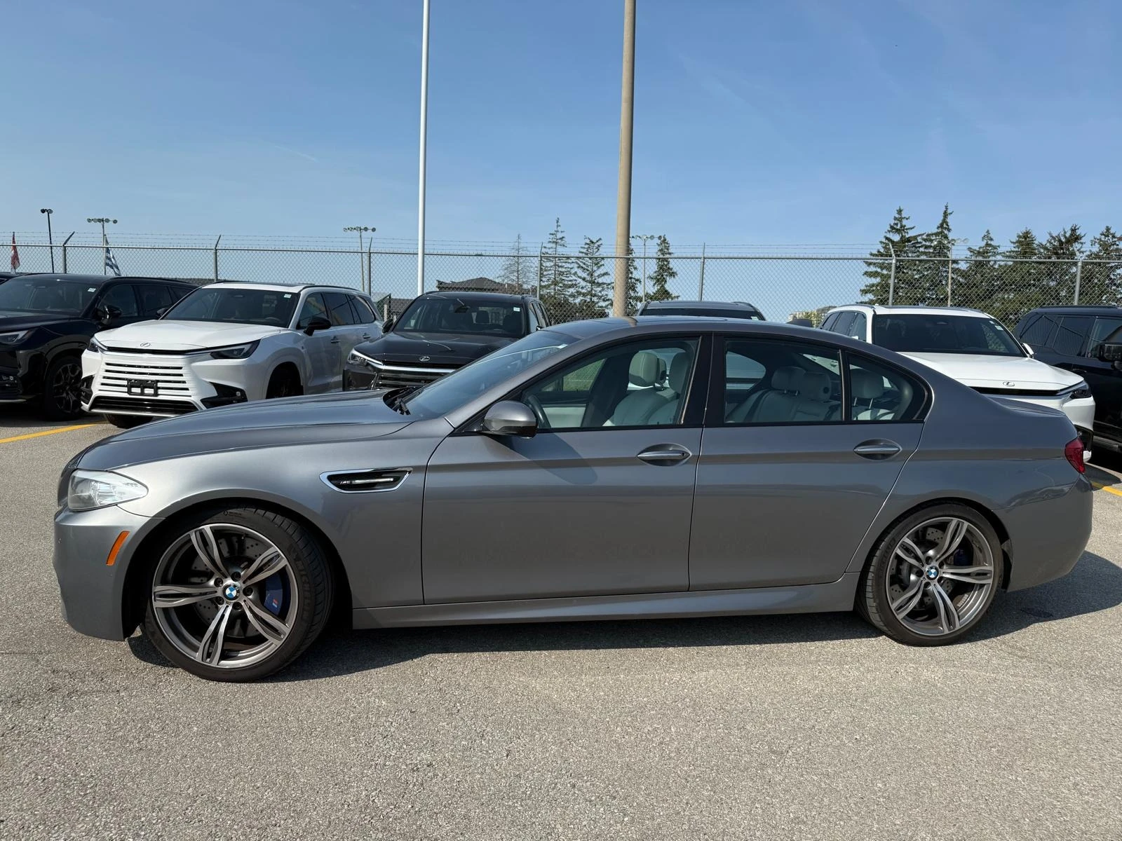 BMW M5 CARFAX АВТО КРЕДИТ  - изображение 5