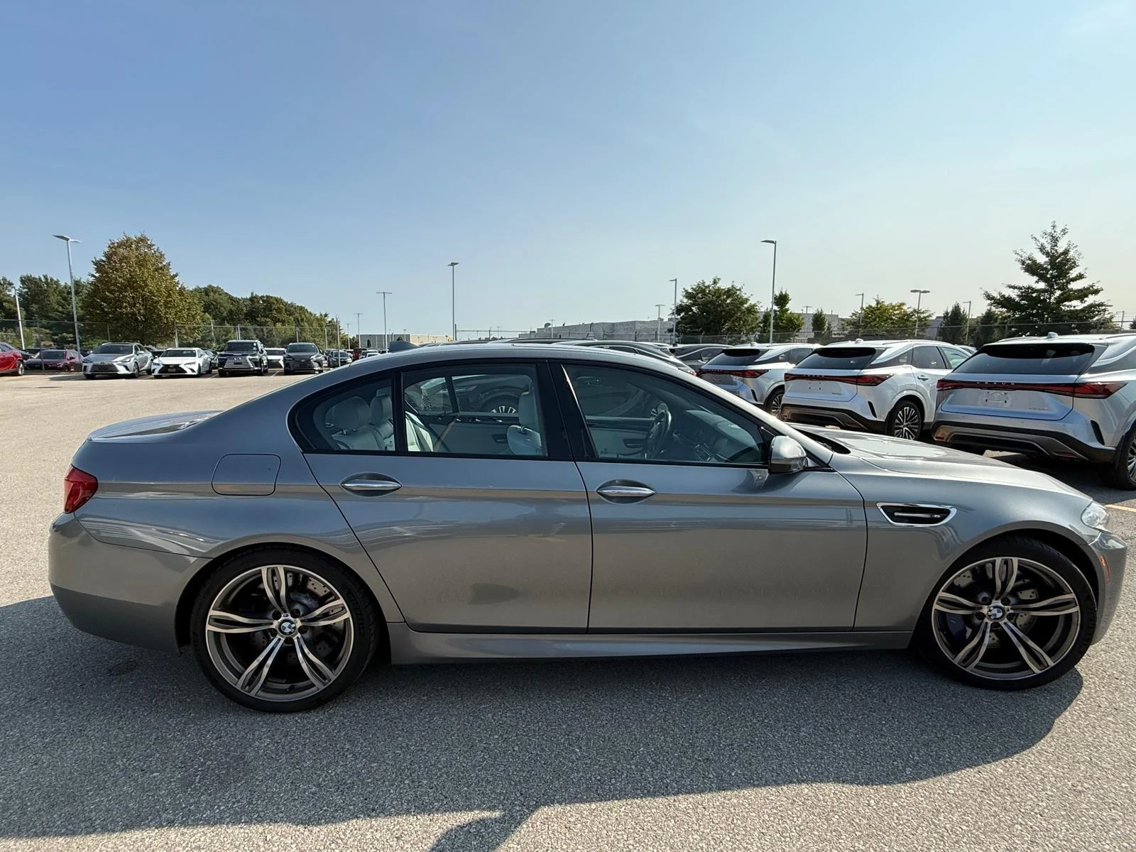 BMW M5 CARFAX АВТО КРЕДИТ  - изображение 2
