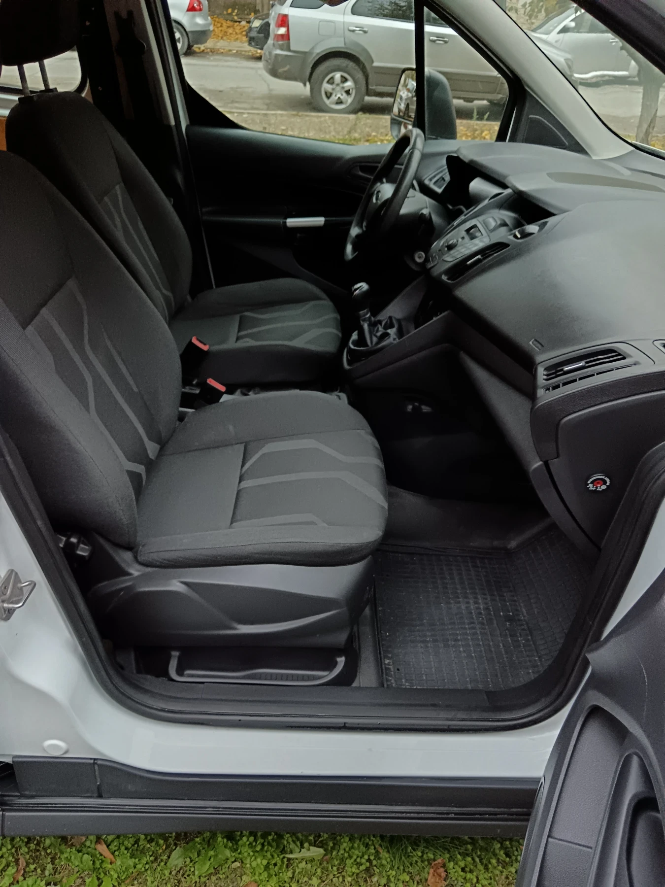 Ford Connect Transit 1, 6 TDCI | Mobile.bg � ����������� 11