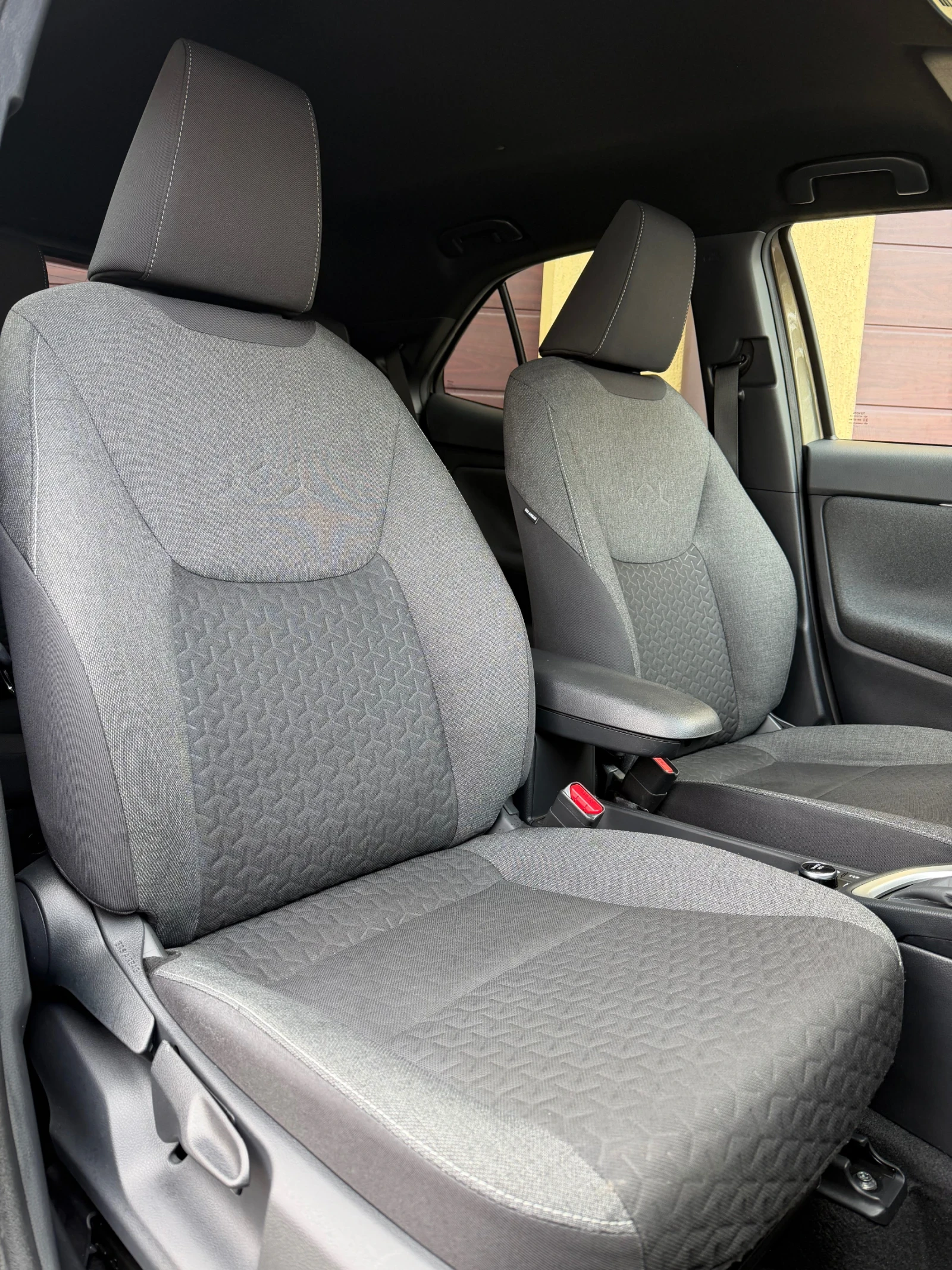 Toyota Yaris Cross 1.5i Hybrid* 4x4*  в ГАРАНЦИЯ до 06/2032 - изображение 8