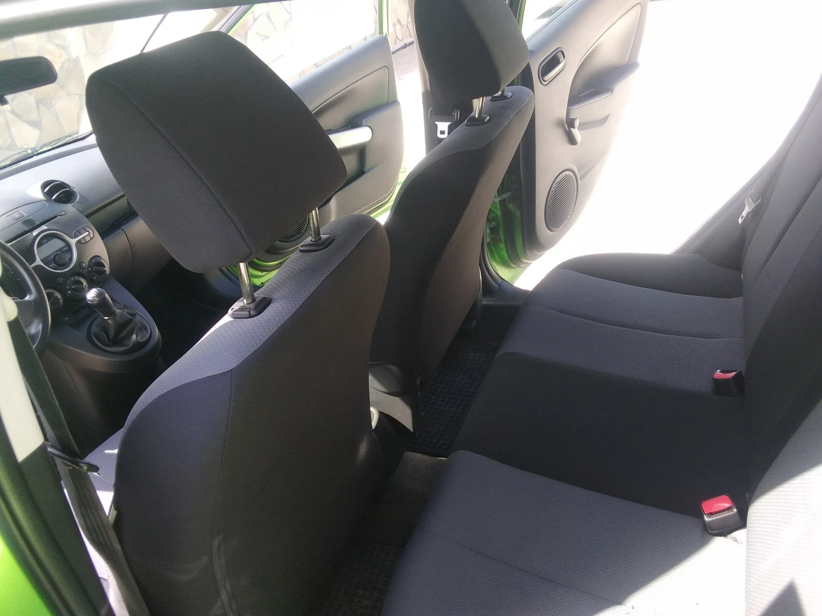 Mazda 2, снимка 13 - Автомобили и джипове - 54294975