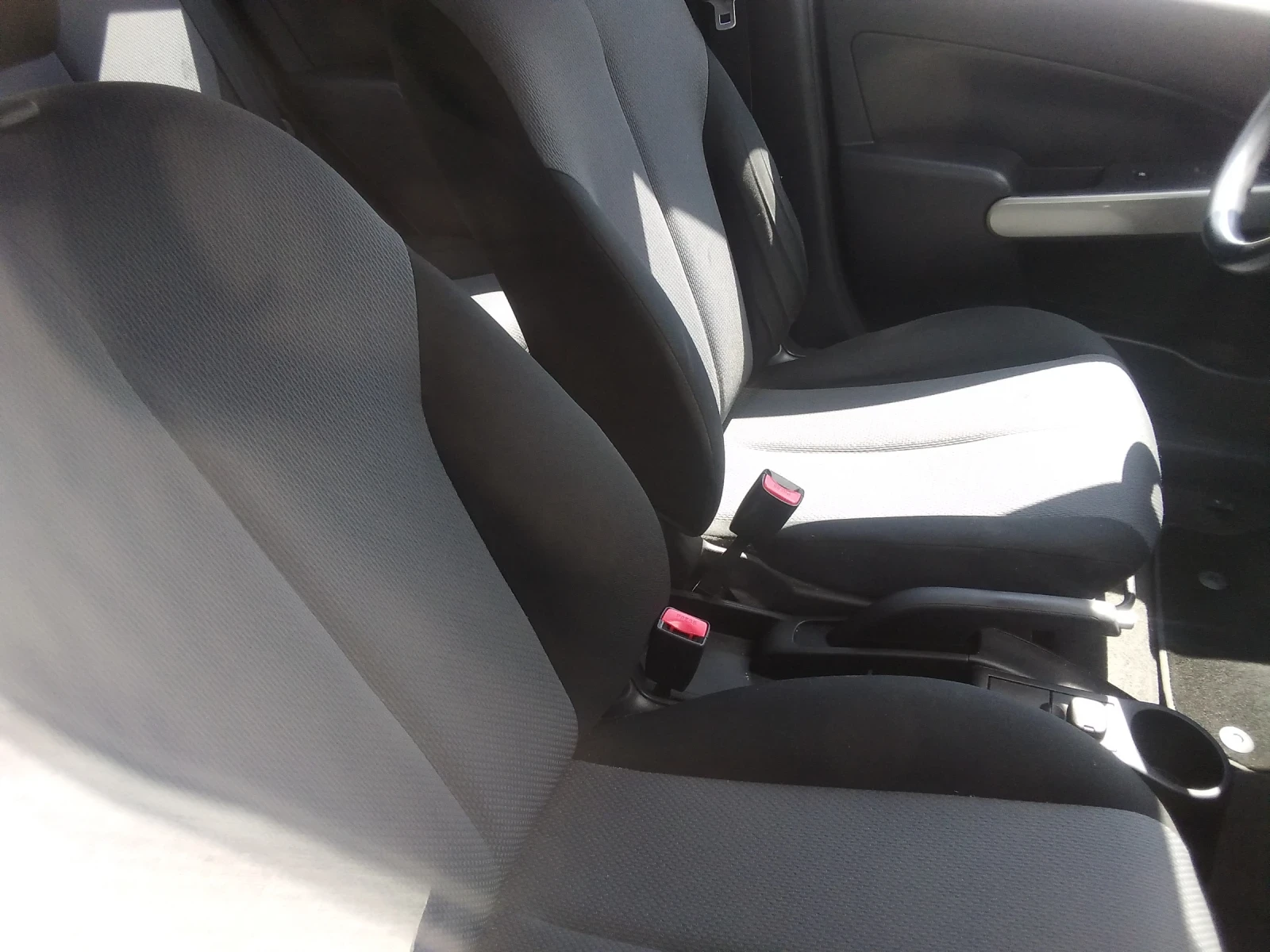 Mazda 2, снимка 16 - Автомобили и джипове - 54294975