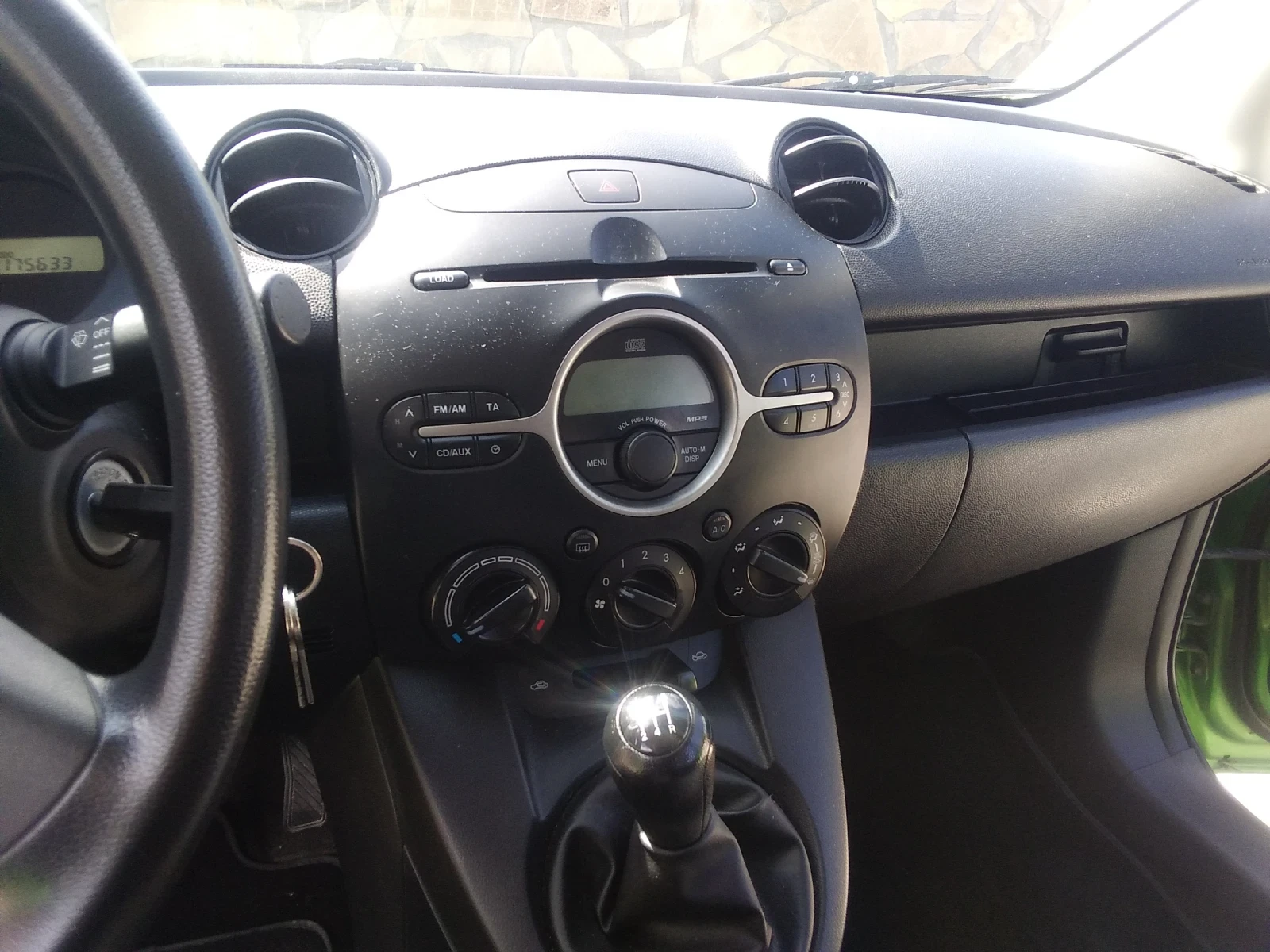 Mazda 2, снимка 12 - Автомобили и джипове - 54294975