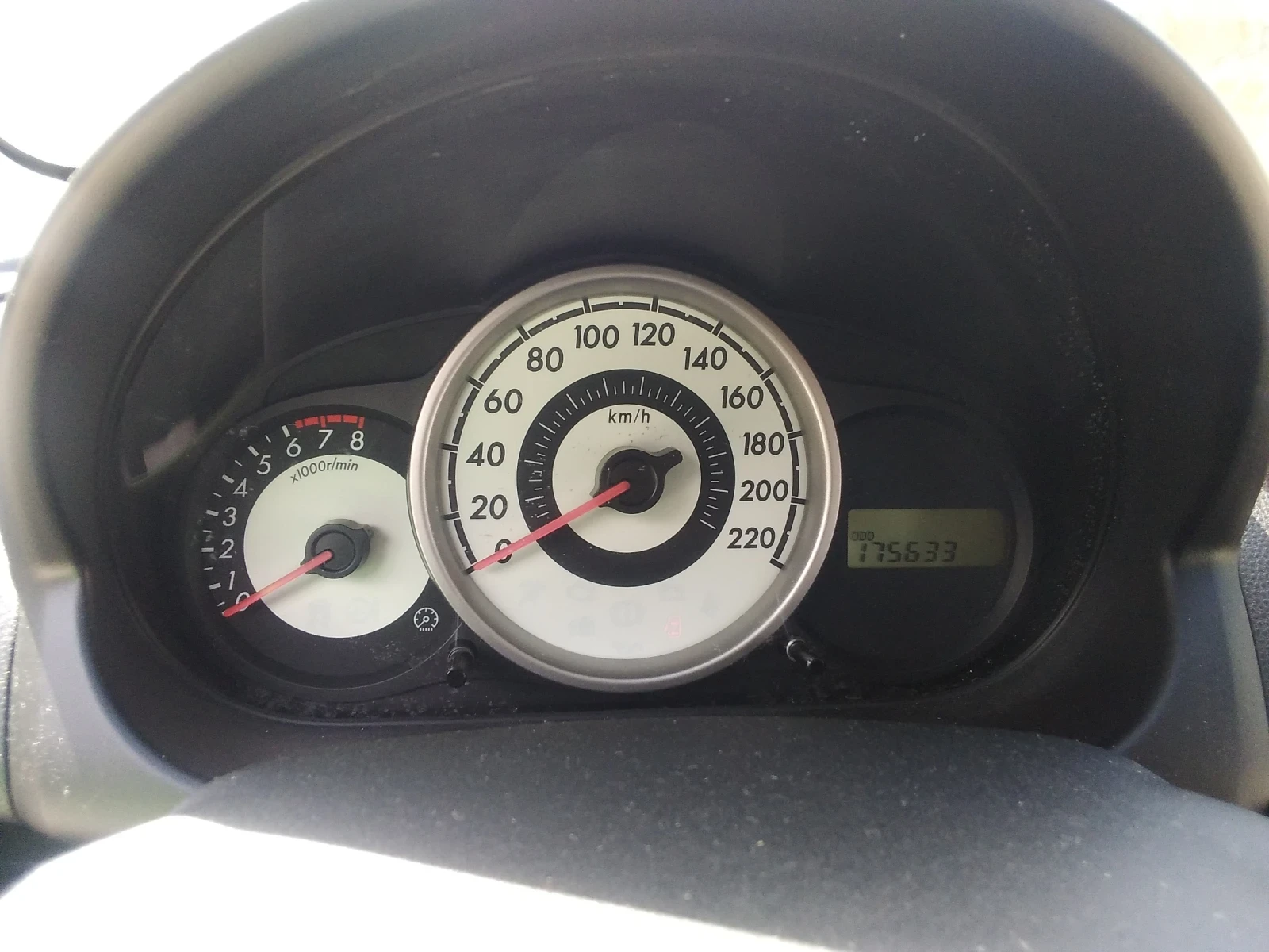 Mazda 2, снимка 10 - Автомобили и джипове - 54294975