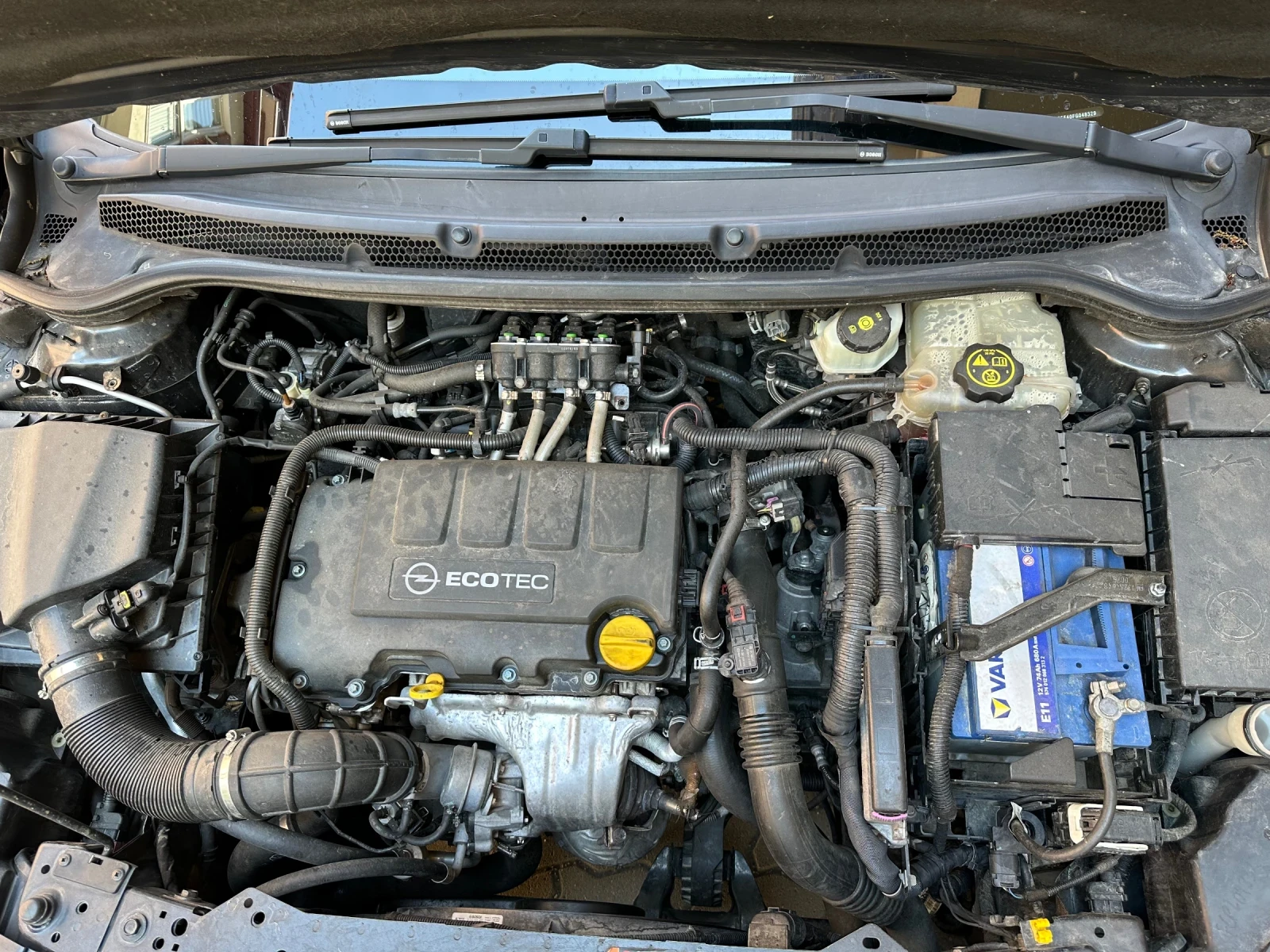 Opel Astra 1.4 turbo, gaz, klima, kasko, снимка 14 - Автомобили и джипове - 54440406