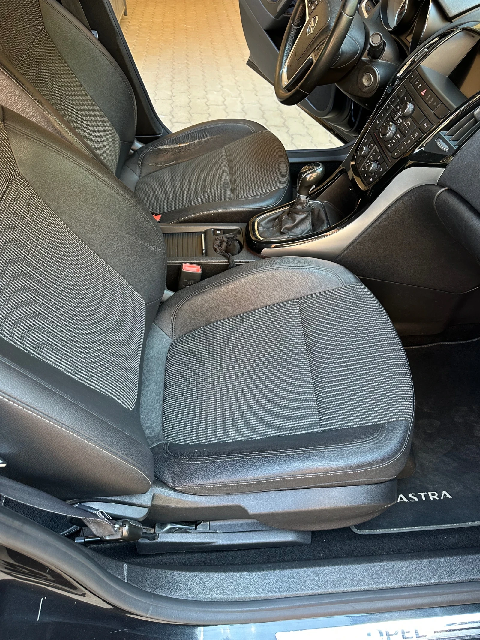 Opel Astra 1.4 turbo, gaz, klima, kasko, снимка 13 - Автомобили и джипове - 54440406