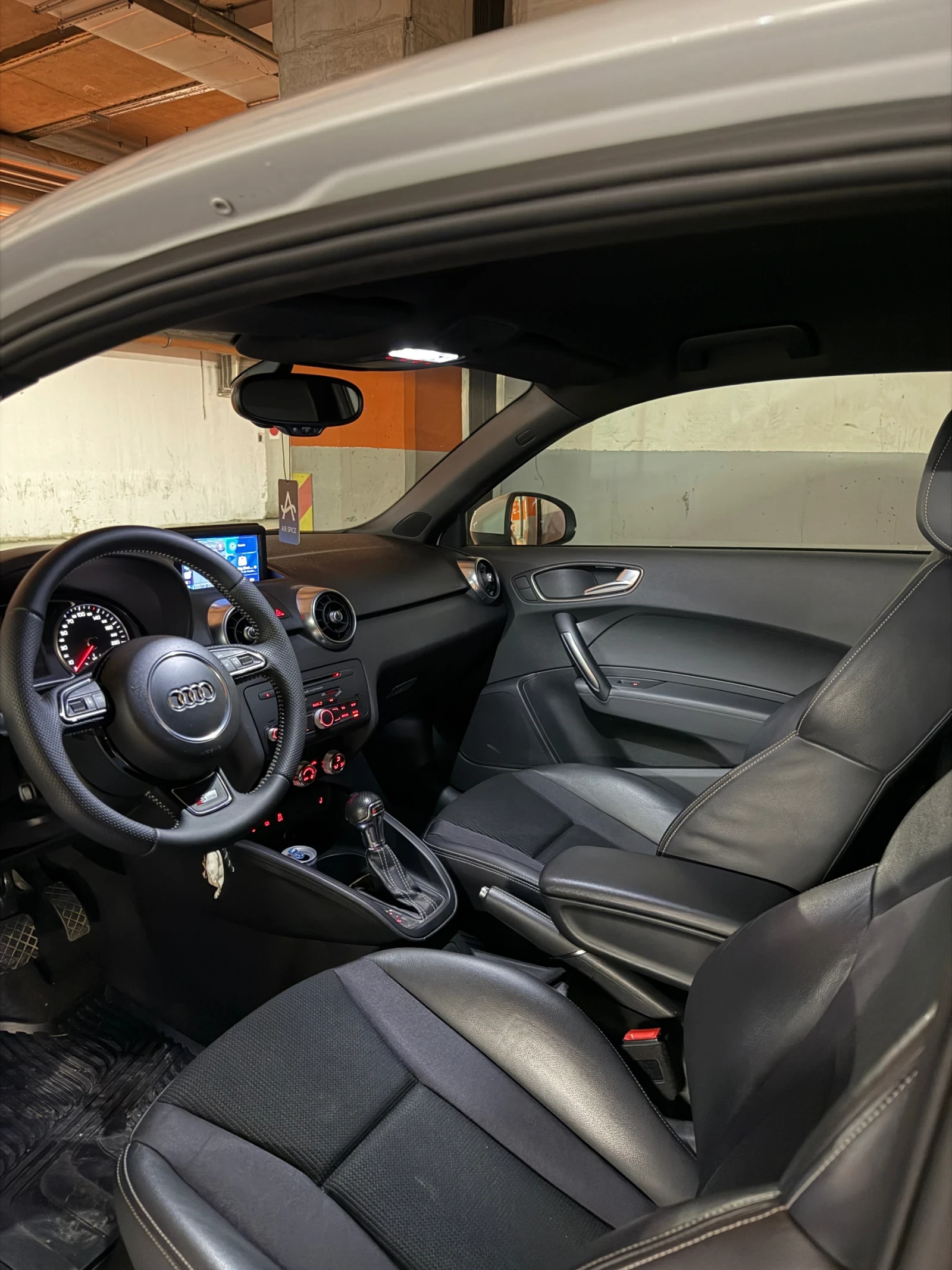 Audi A1 1.4 TFSI S-LINE x3 185HP АВТОМАТ, снимка 8 - Автомобили и джипове - 54488018