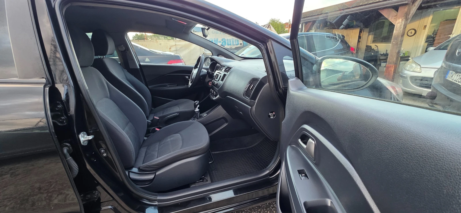Kia Rio 1.4-109кс-6ск, снимка 14 - Автомобили и джипове - 54786131
