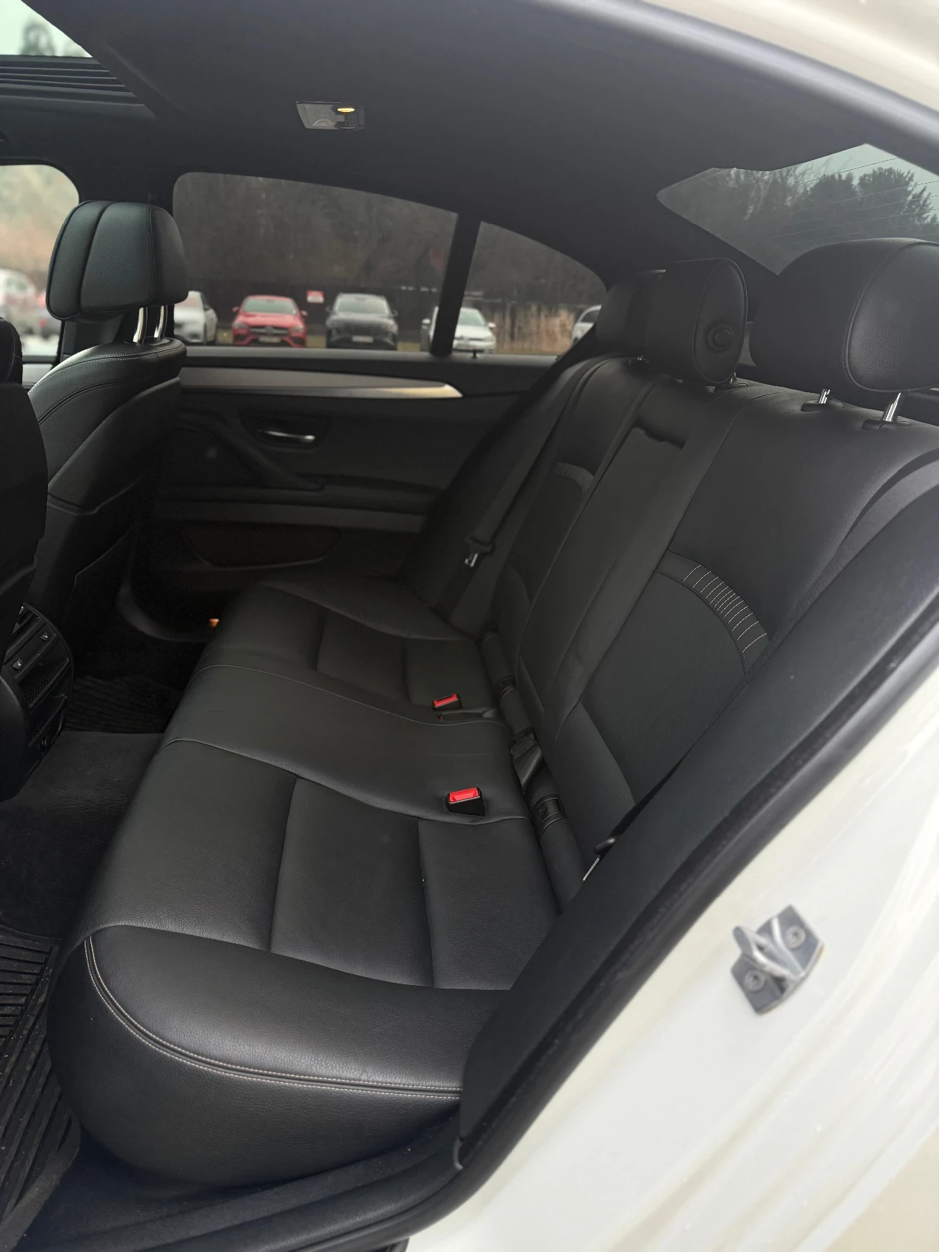 BMW 535 i xDrive M Pack Adaptive Led / HUD / H&K, снимка 13 - Автомобили и джипове - 55000719