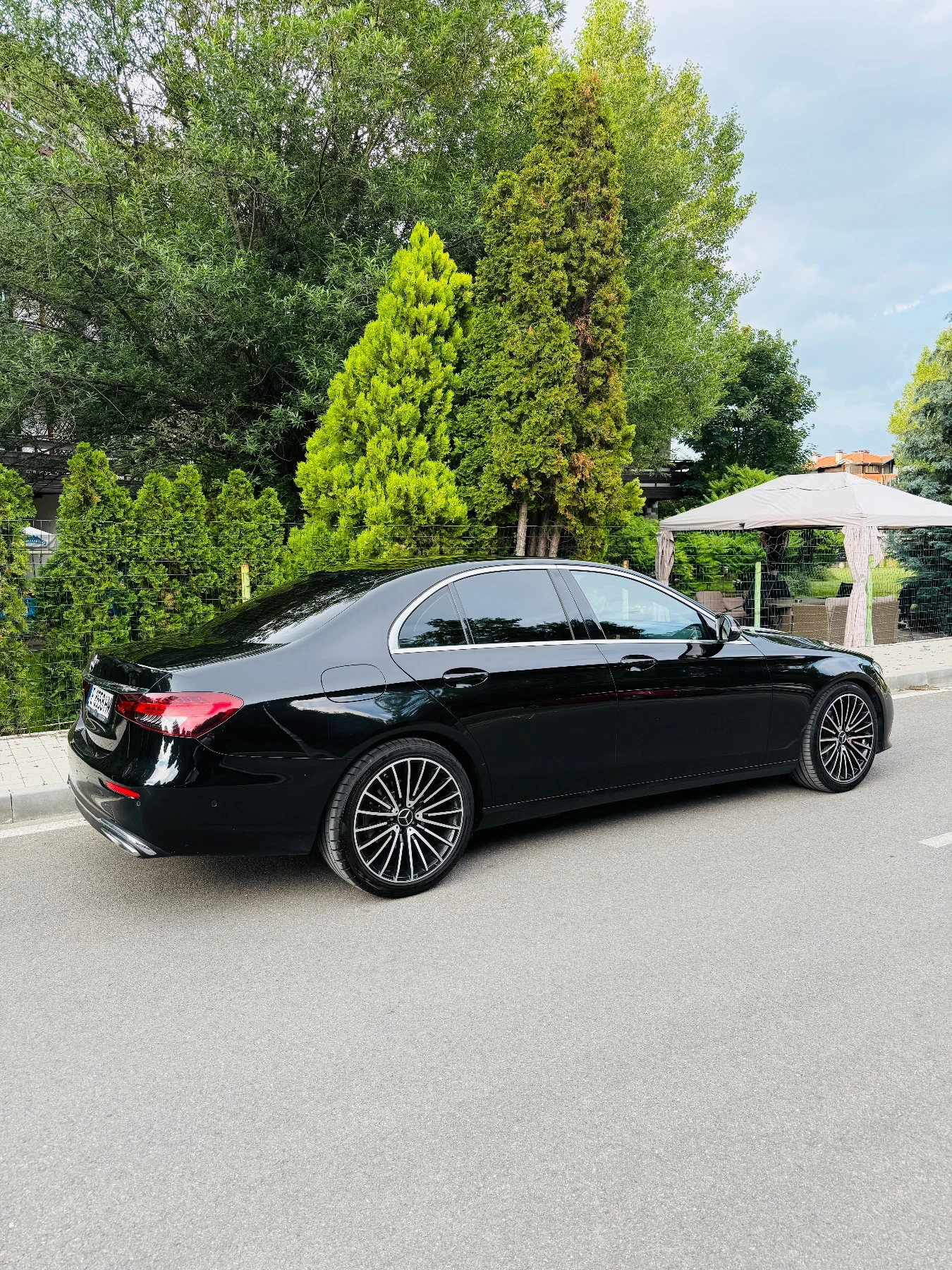 Mercedes-Benz E 220, снимка 4 - Автомобили и джипове - 55116786