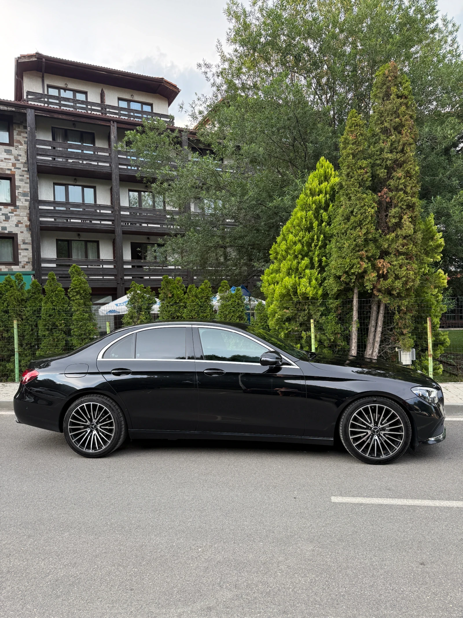 Mercedes-Benz E 220, снимка 3 - Автомобили и джипове - 55116786