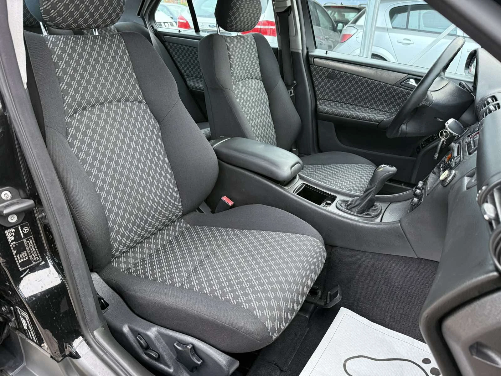 Mercedes-Benz C 220 CDI AVANGARDE , снимка 13 - Автомобили и джипове - 55885967