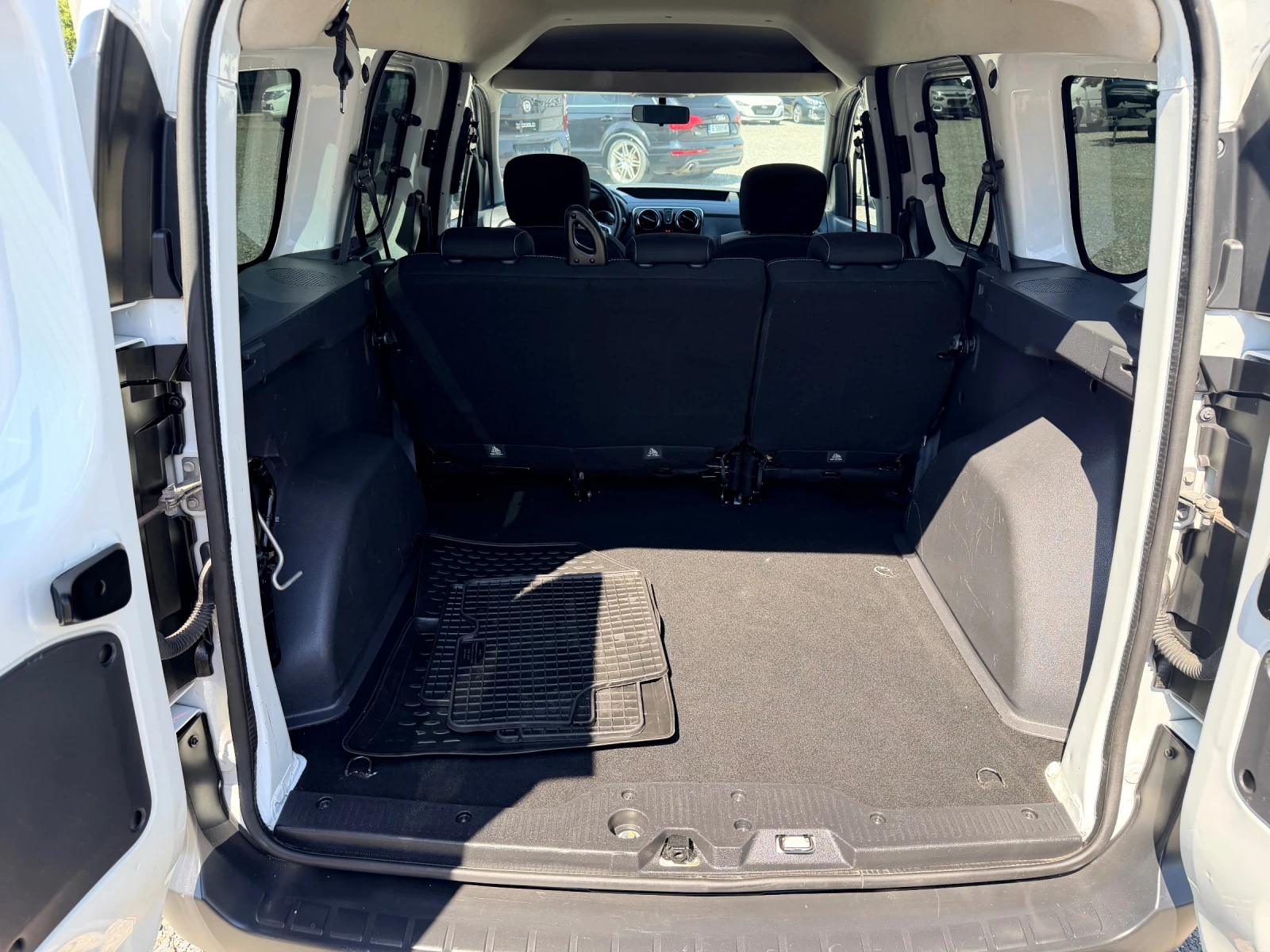 Dacia Dokker 1.5dci STEPWAY, снимка 12 - Автомобили и джипове - 56022590