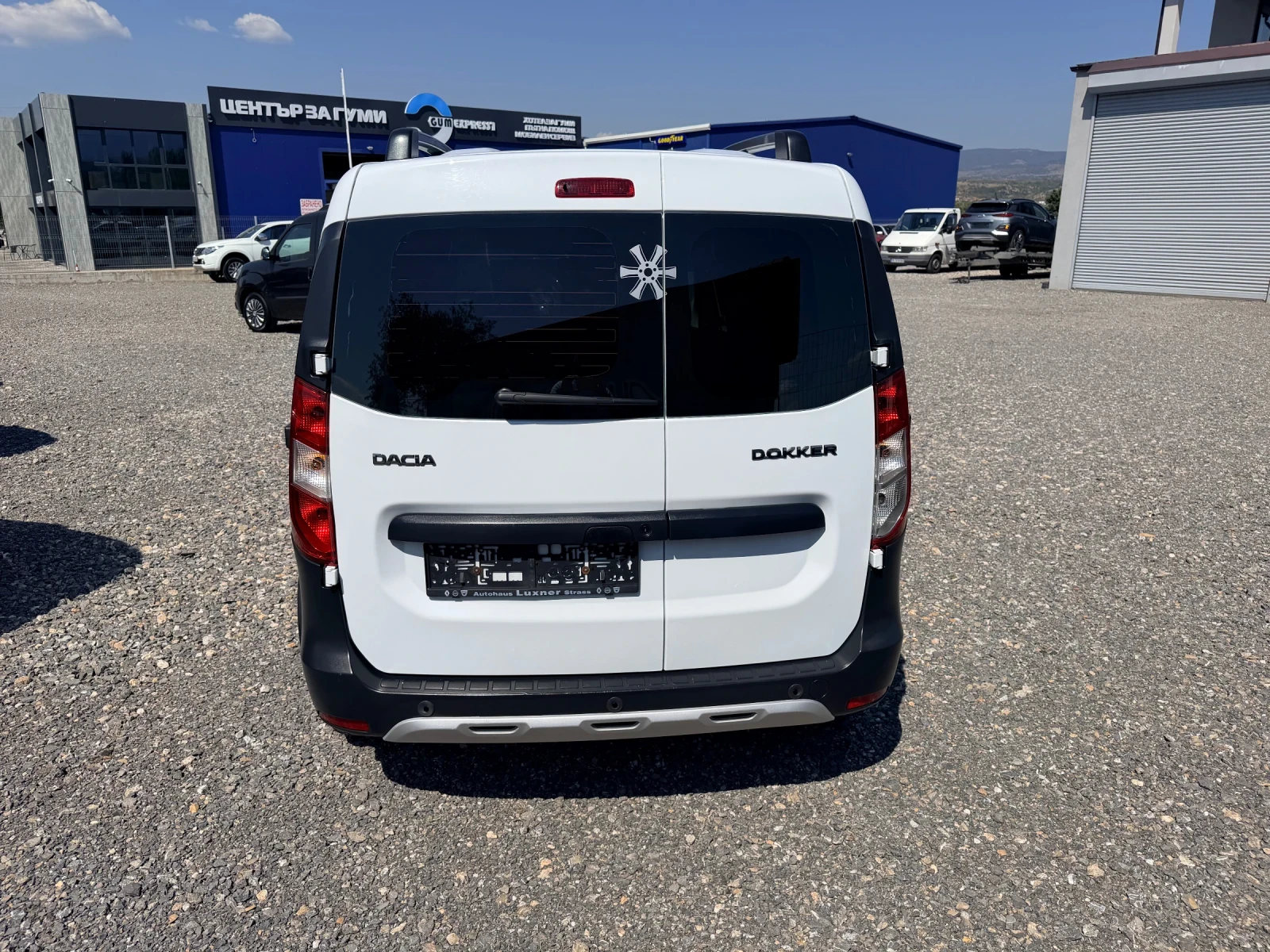 Dacia Dokker 1.5dci STEPWAY, снимка 6 - Автомобили и джипове - 56022590