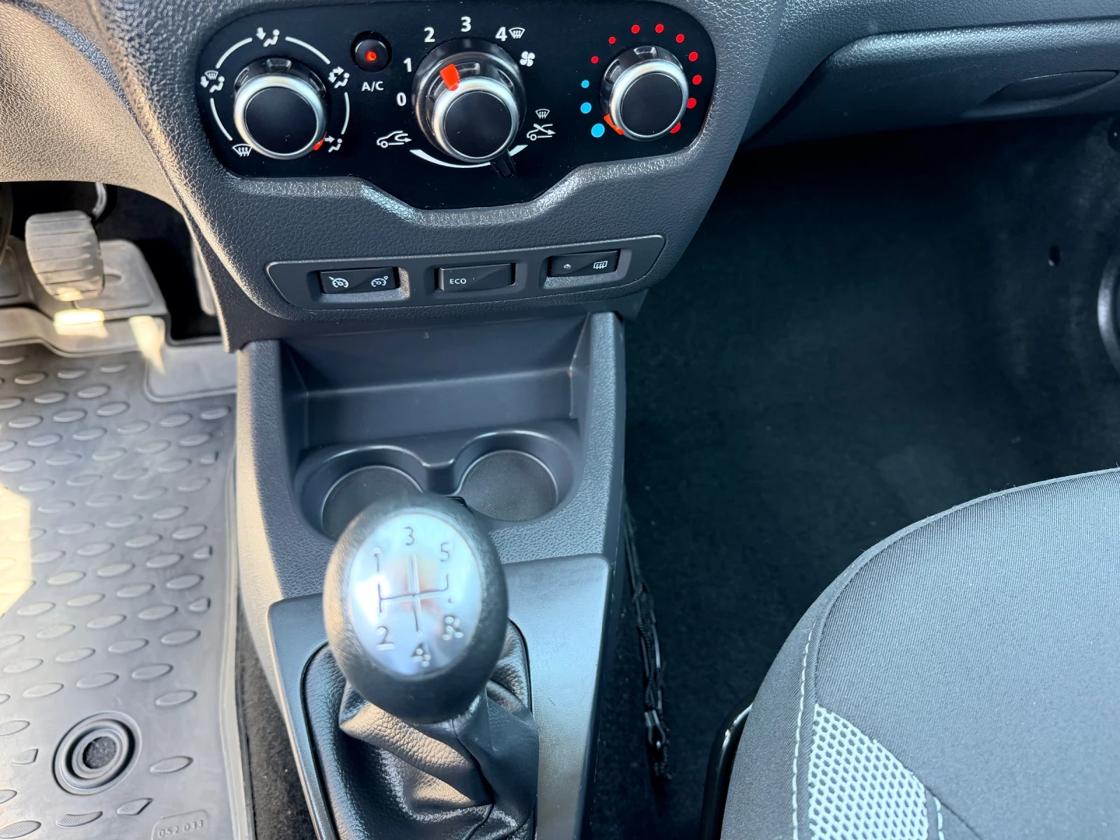 Dacia Dokker 1.5dci STEPWAY, снимка 11 - Автомобили и джипове - 56022590