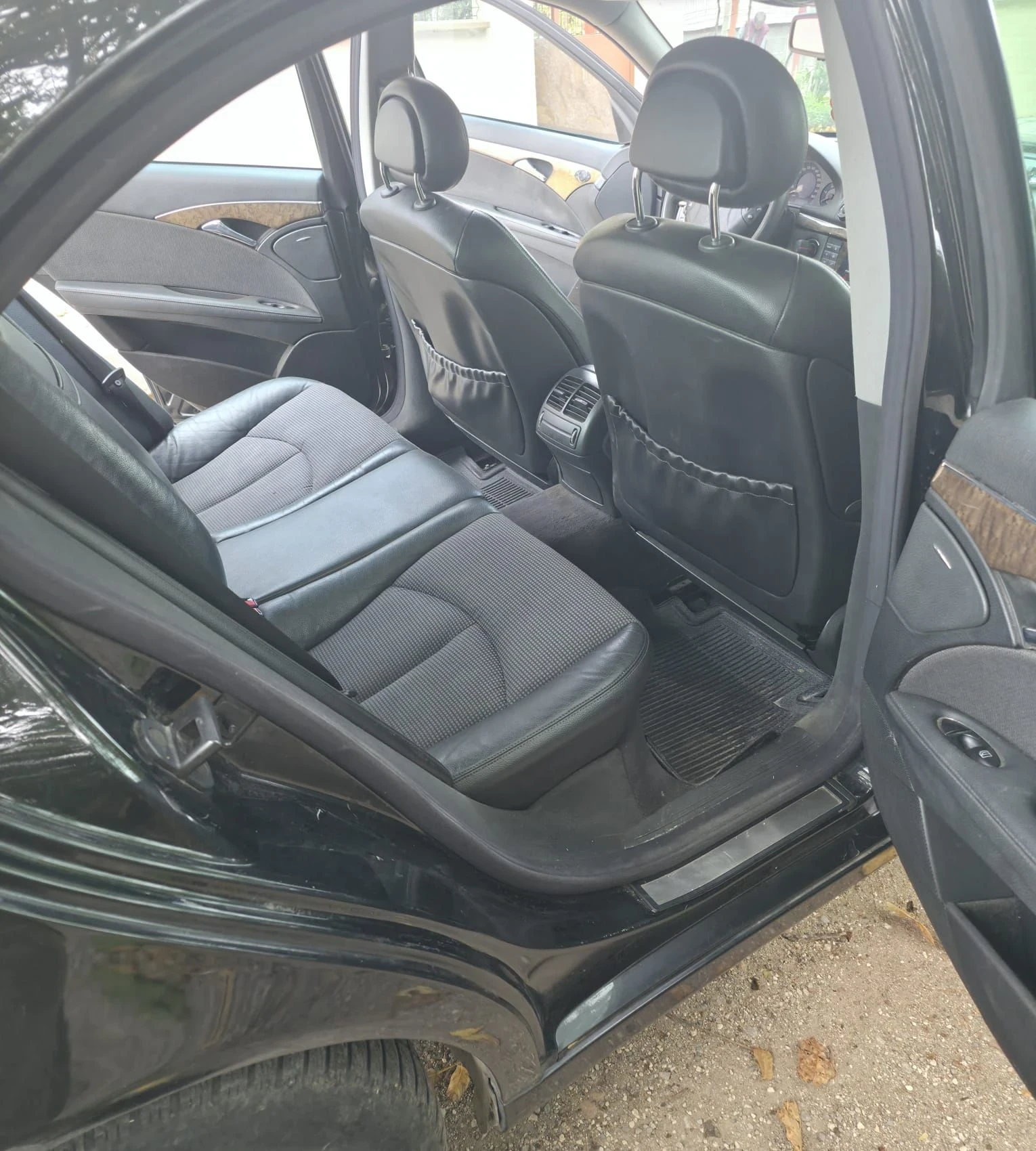 Mercedes-Benz E 220, снимка 6 - Автомобили и джипове - 56449638