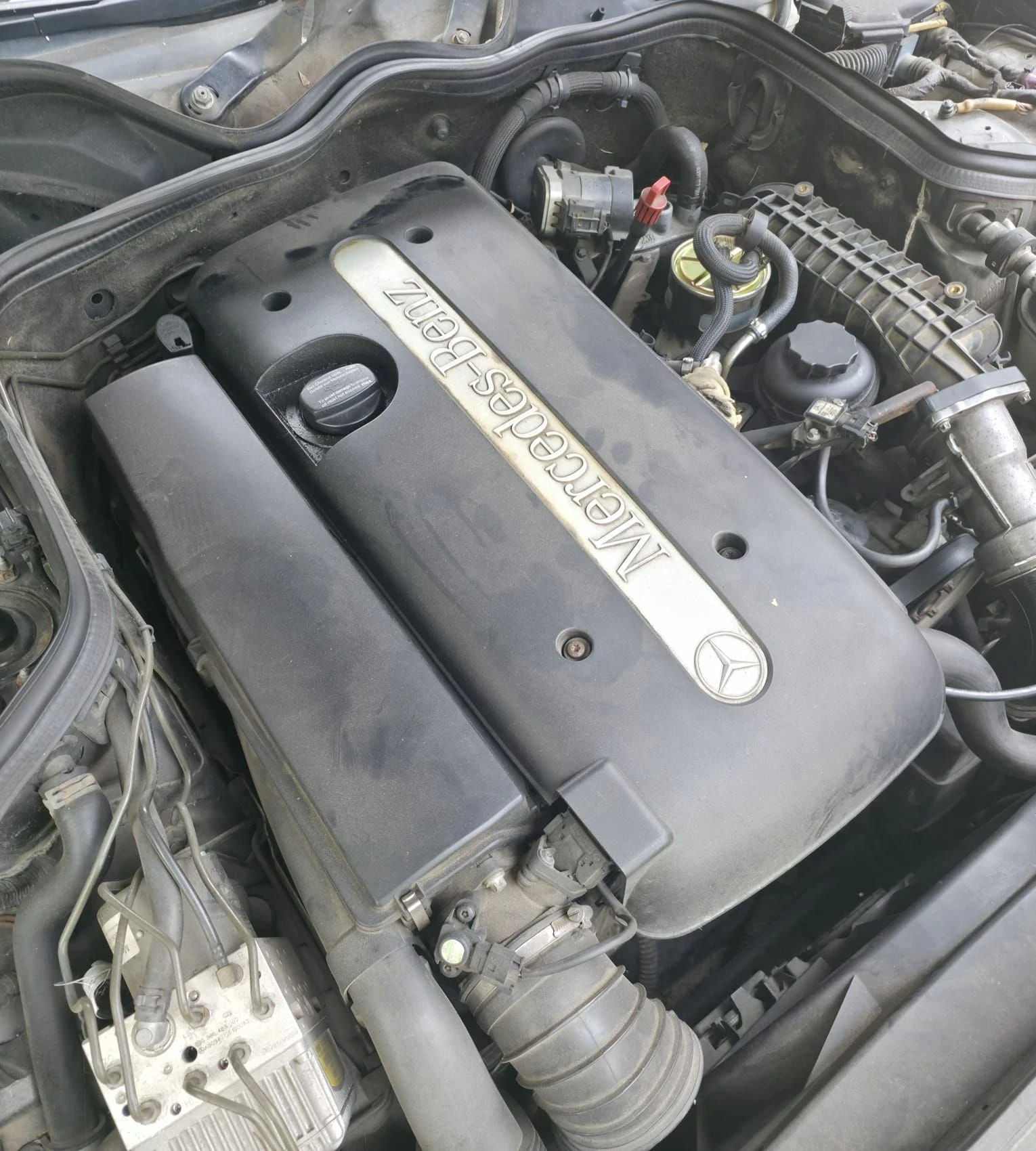 Mercedes-Benz E 220, снимка 9 - Автомобили и джипове - 56449638