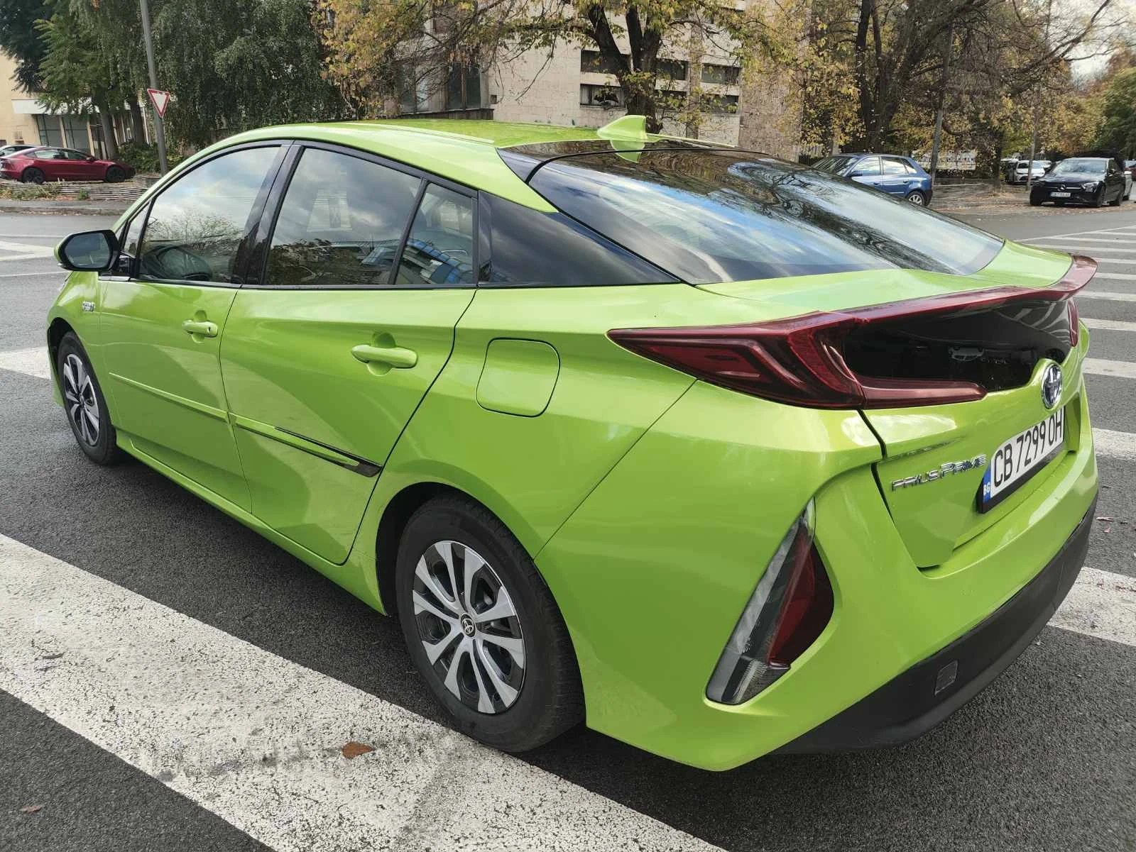 Toyota Prius Plug In, 5 местна, снимка 4 - Автомобили и джипове - 56615494