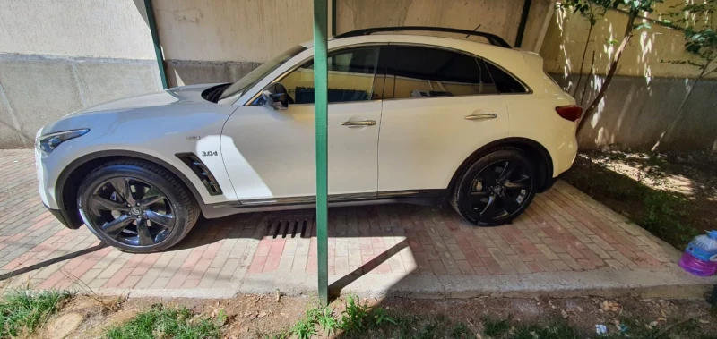 Infiniti QX70 QX70S, снимка 6 - Автомобили и джипове - 51335730