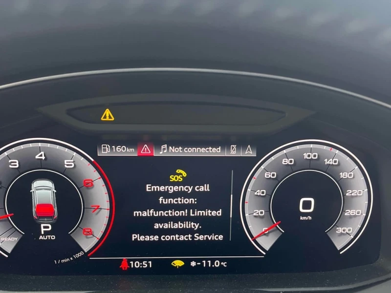 Audi Q8 Progressiv  CARFAX, снимка 12 - Автомобили и джипове - 53272921