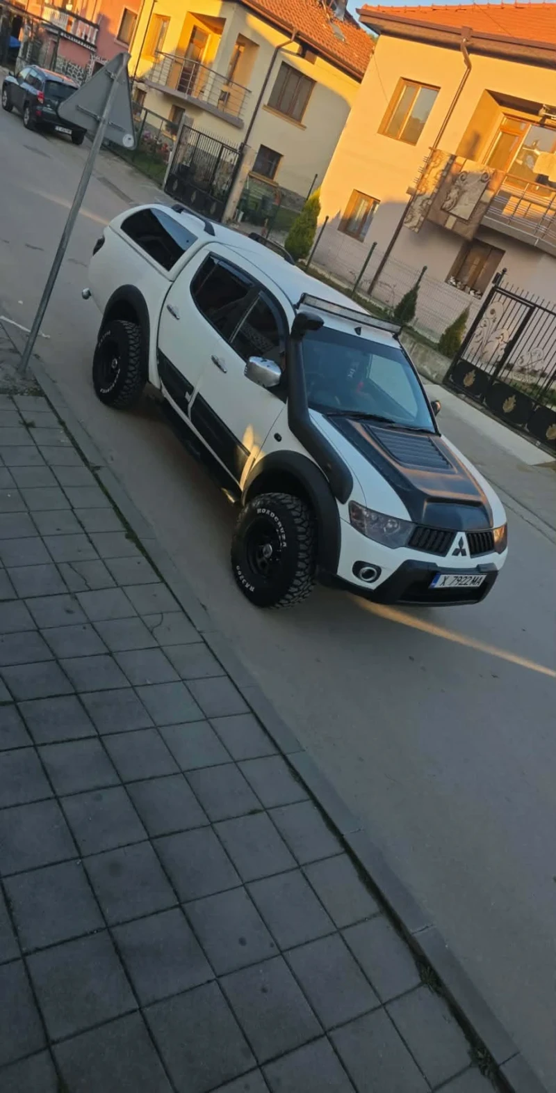 Mitsubishi L200, снимка 2 - Автомобили и джипове - 53483390